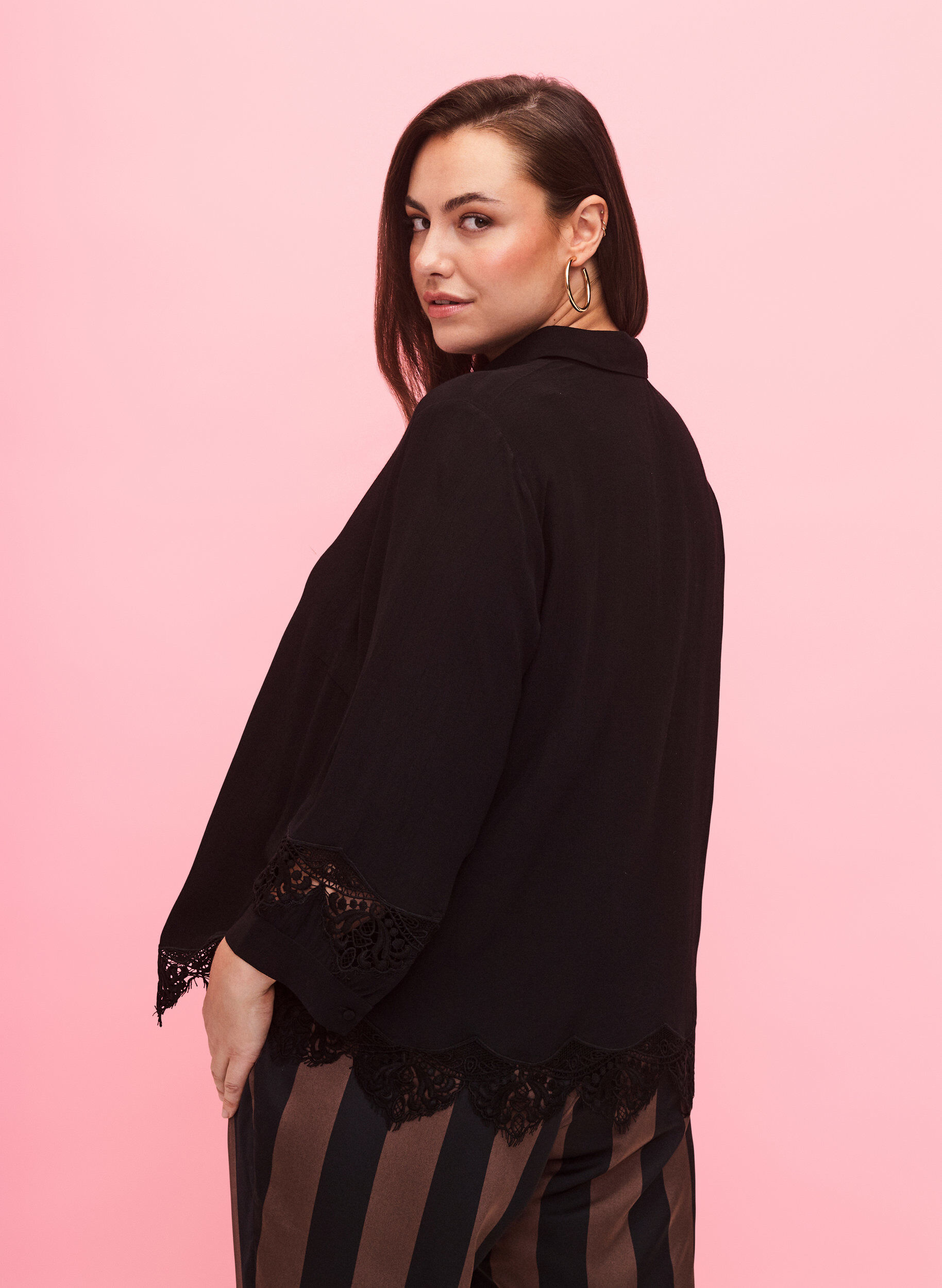 Zizzi Viscose shirt met 3/4 mouwen en borduurdetails, Black, Model image number 1