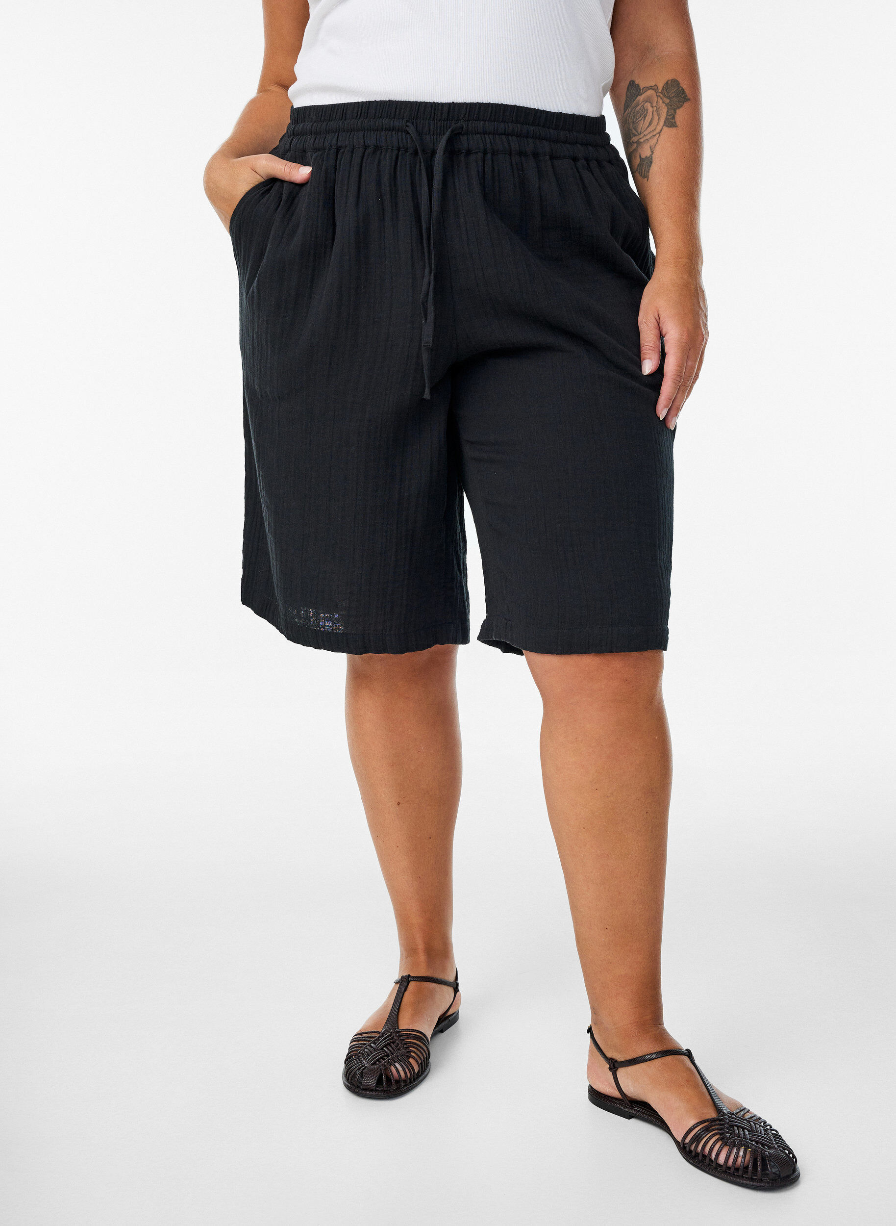 ZizziLos katoenen mousseline shorts met een hoge taille, Zwart, Model image number 3