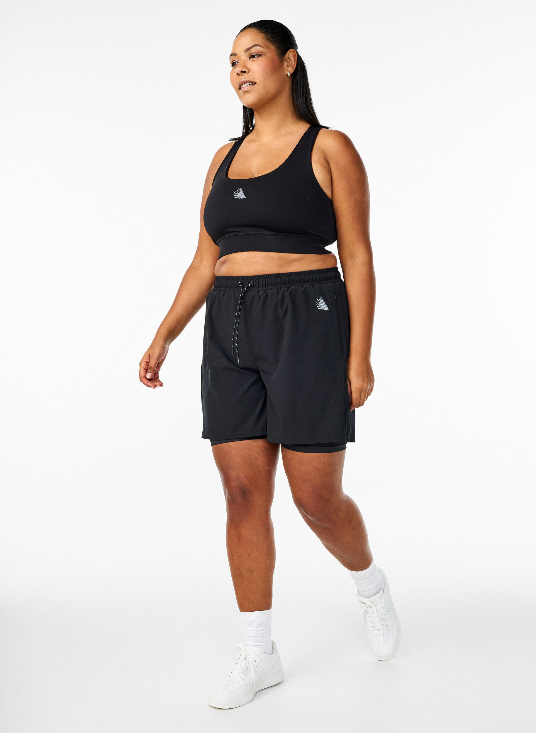 Zizzi Trainingsshort met binnenbroekje, Zwart, Model image number 1