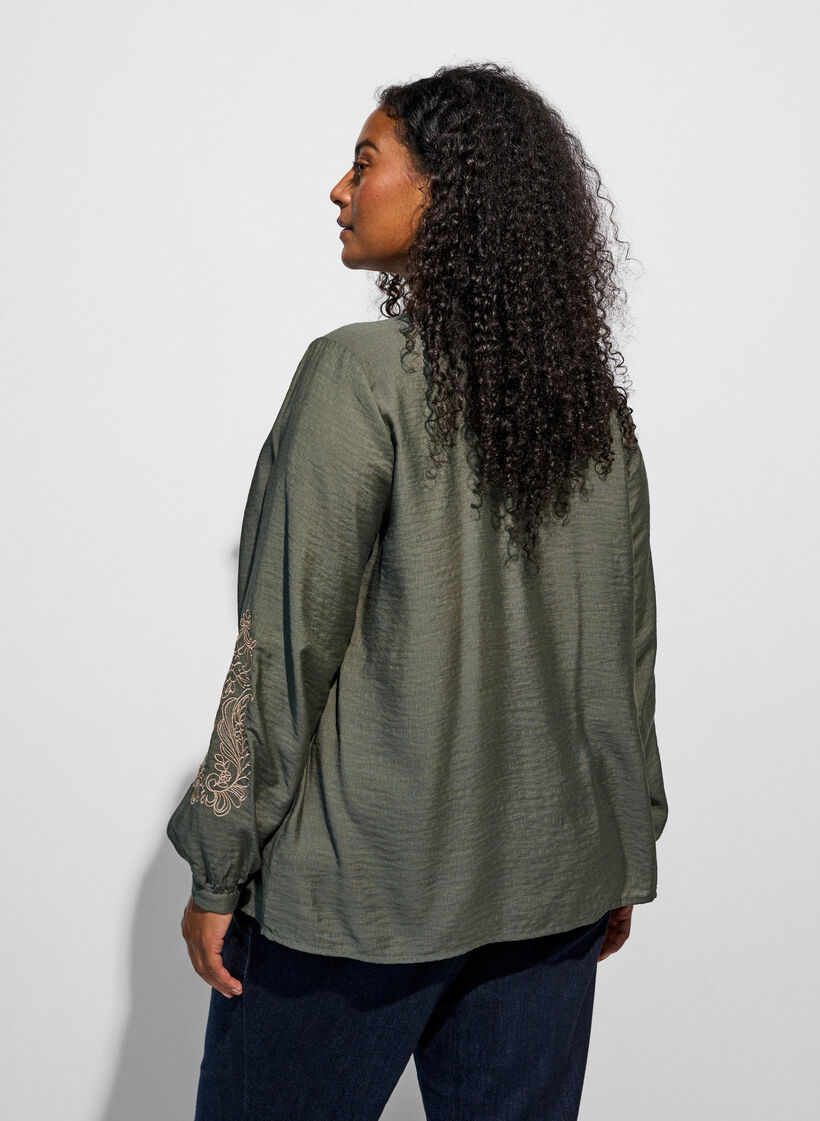 Viscose shirt met geborduurde mouwen, Groen, Model image number 2