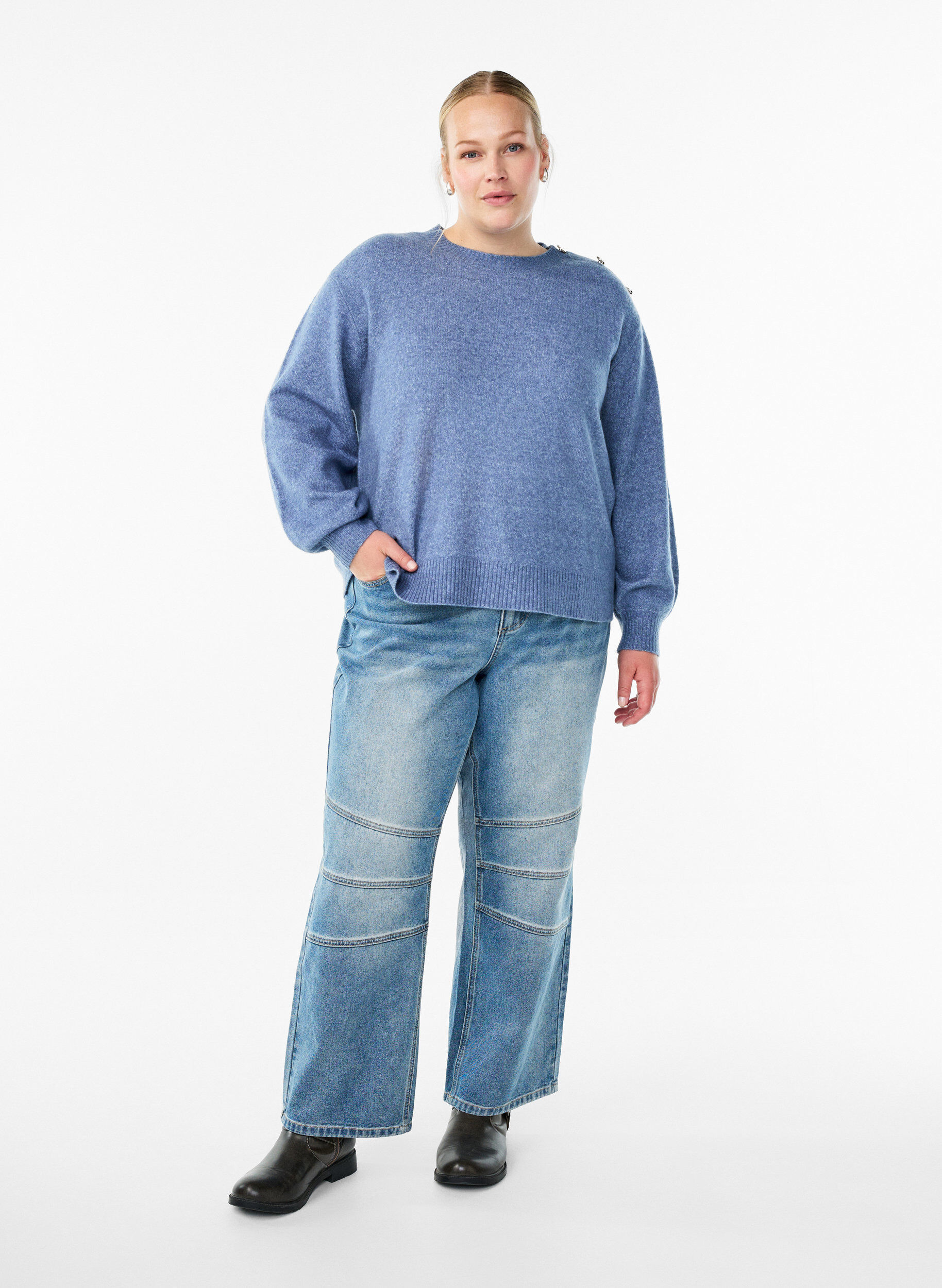 Zizzi Breisel blouse met knoopdetail, Blauw, Model image number 1