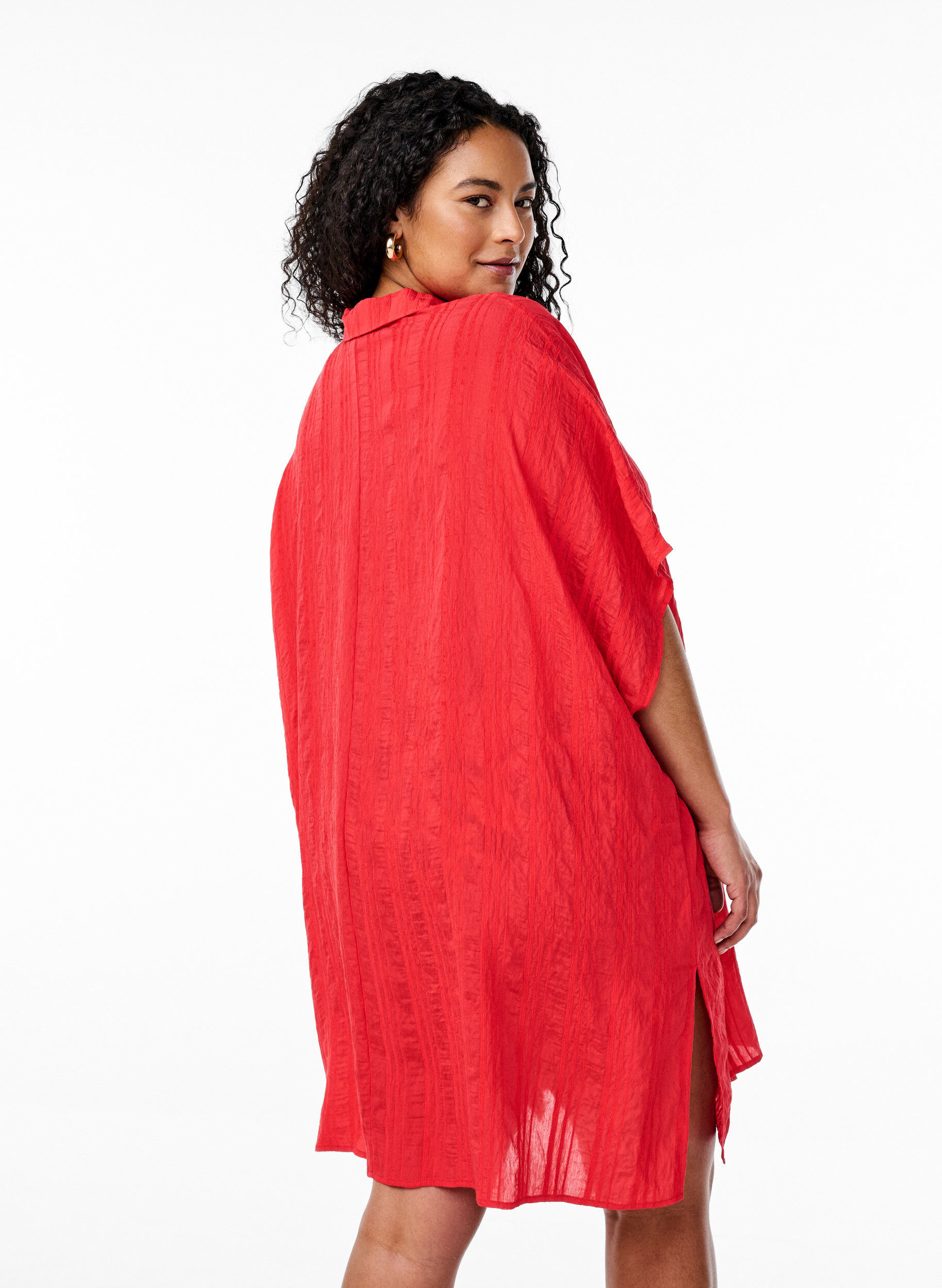 Zizzi Strand kaftan met kraag en knoopsluiting, Rood, Model image number 2