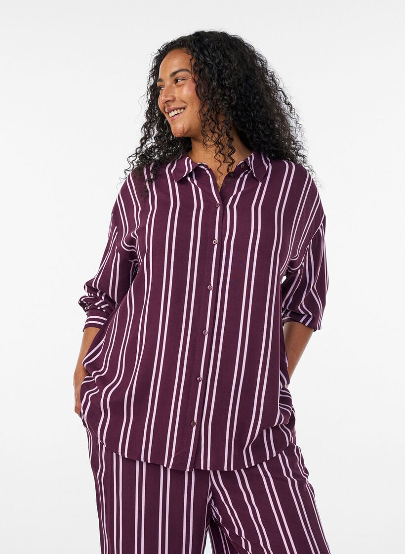 Gestreept nachthemd, Donker Bordeaux, Model image number 0