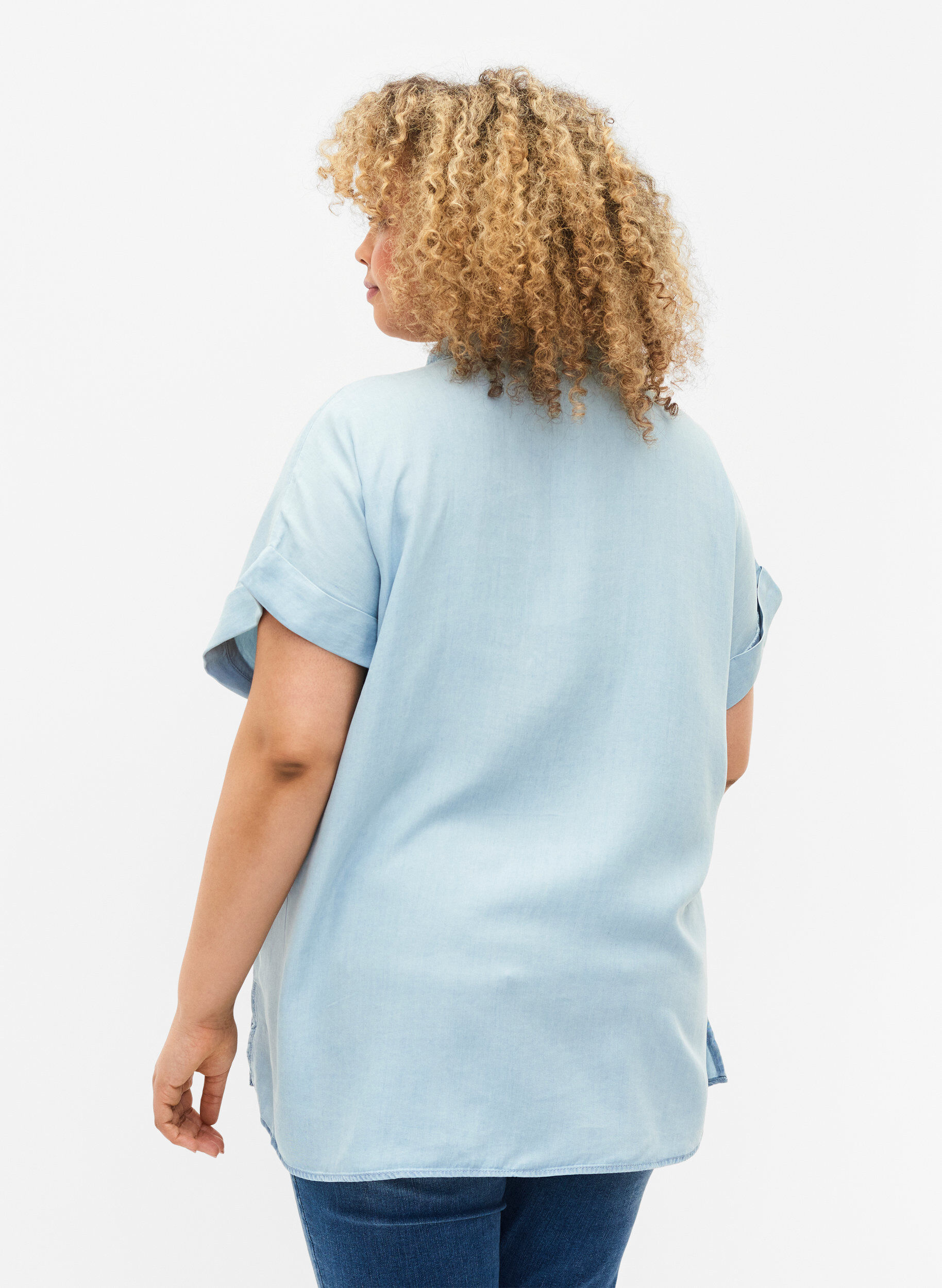 Zizzi Overhemd met korte mouwen van lyocell (TENCEL&trade;), Light blue denim, Model image number 1