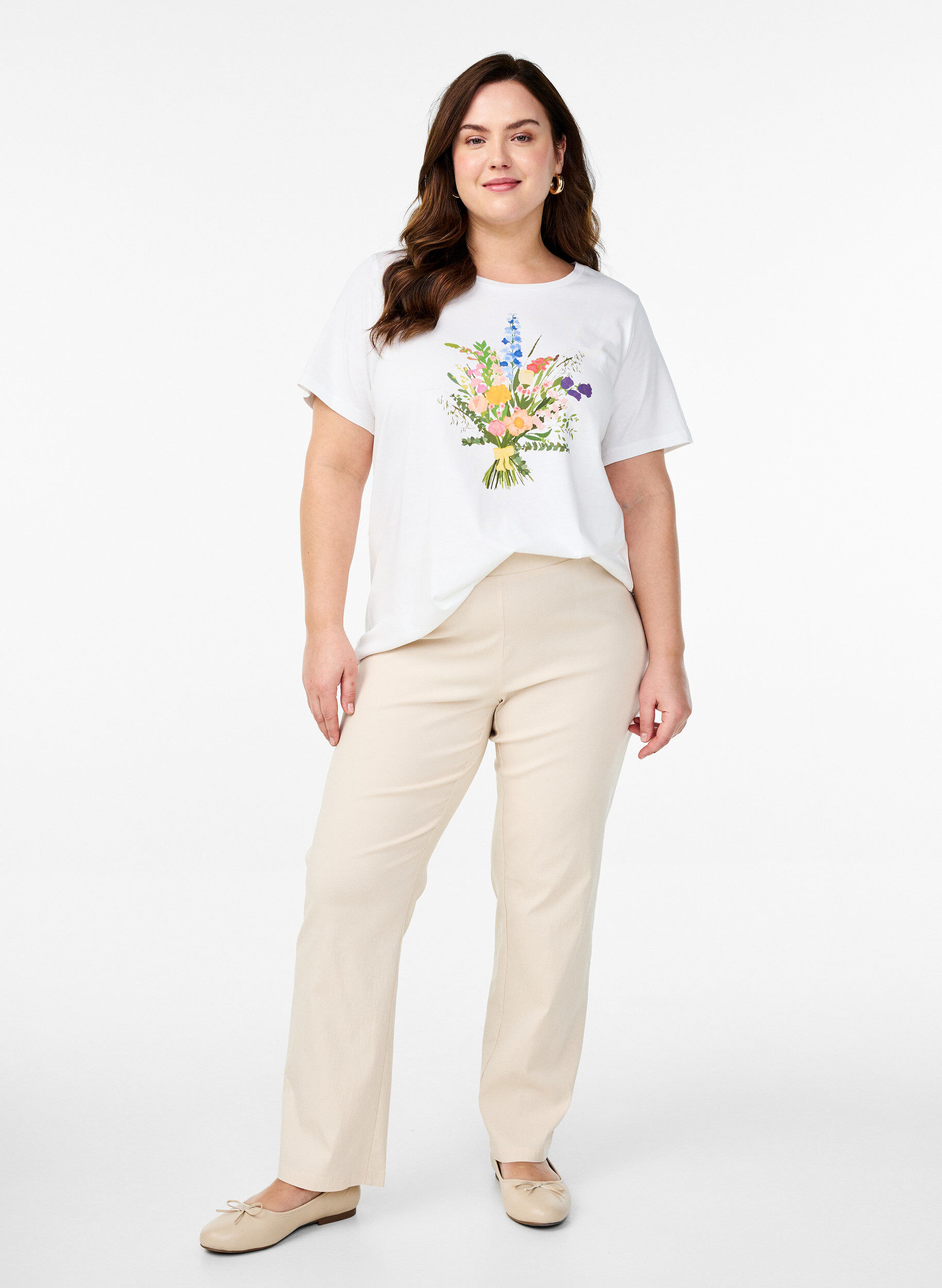 Zizzi T-shirt in biologisch katoen met bloemenprint, B. White w. Flower, Model image number 2