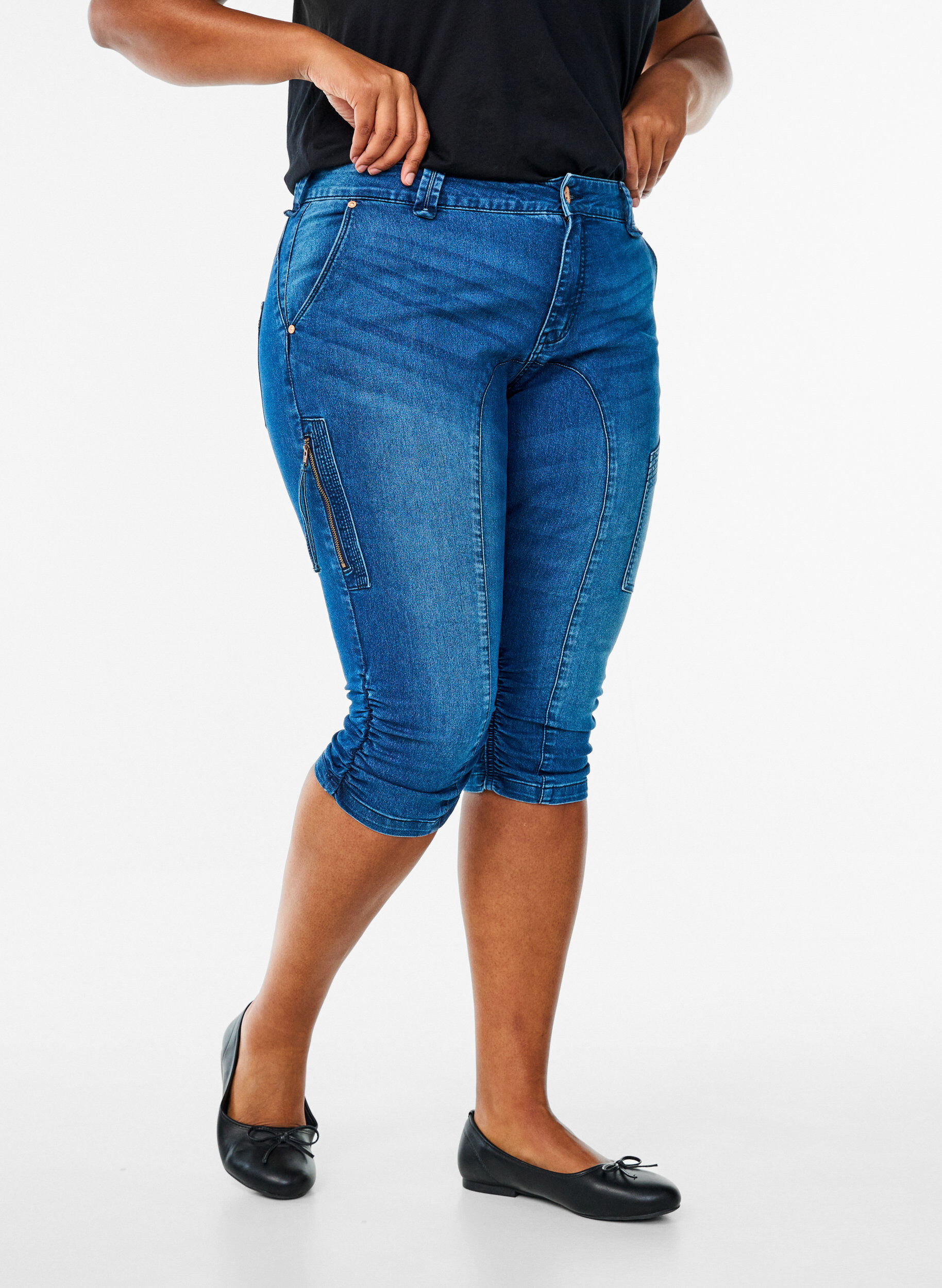 Zizzi Slim fit capri jeans met zakken, Blauw, Model image number 2