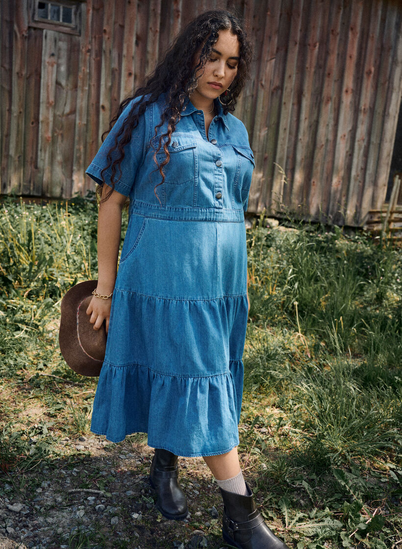 Midi denim jurk met knopen en korte mouwen, Blauw, Image image number 0