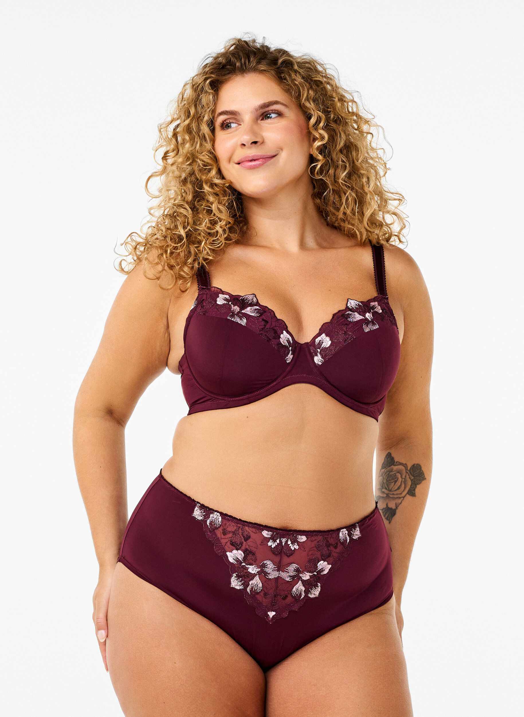 Zizzi Microfiber slip met bloemenborduursel, Donker Bordeaux, Model image number 0