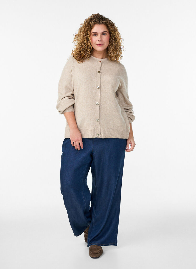 Vest in zacht breisel met goudkleurige knopen, Beige, Model image number 1