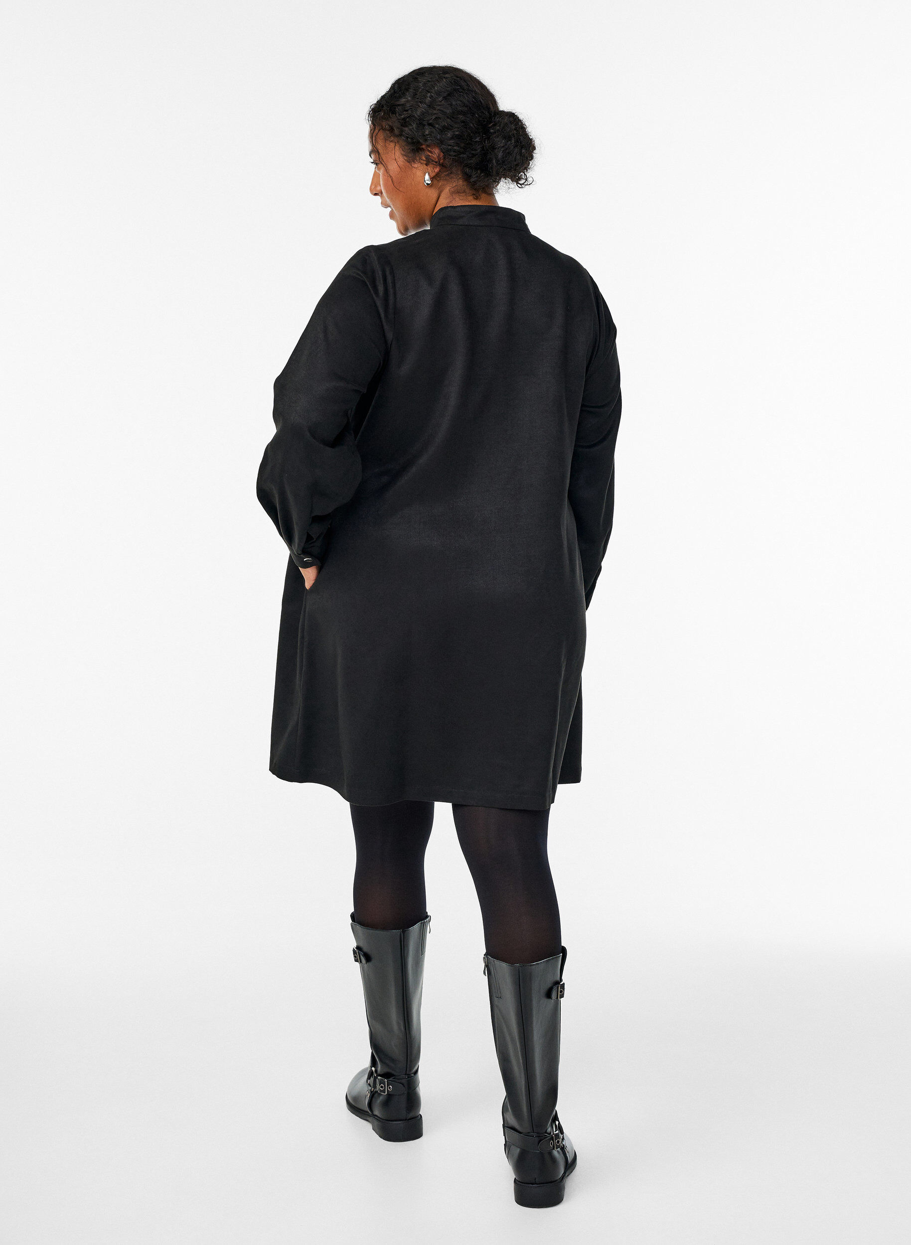 Zizzi Lang overhemd van imitatie-su&egrave;de met rits, Zwart, Model image number 2