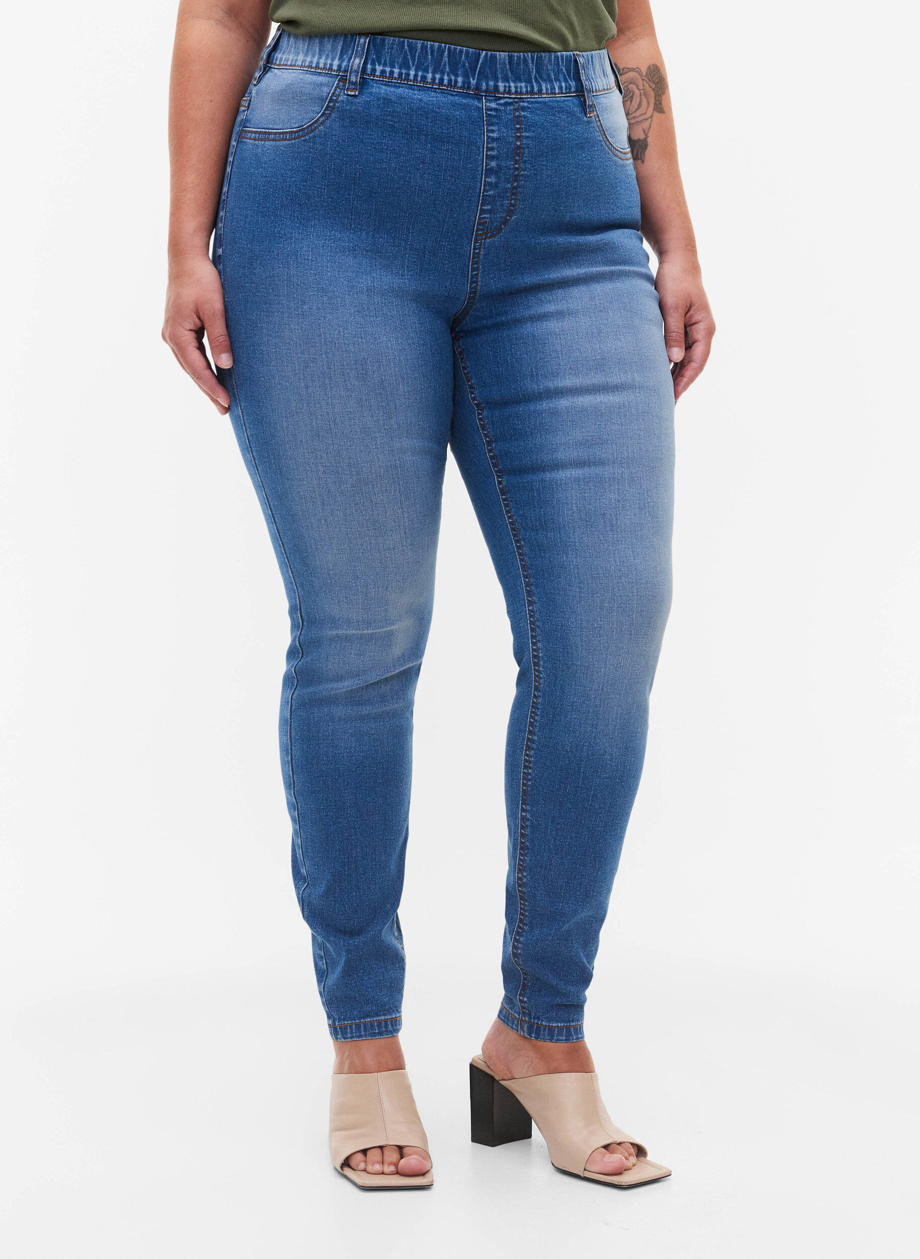Zizzi Jeggings met achterzakken, Blue denim, Model image number 2