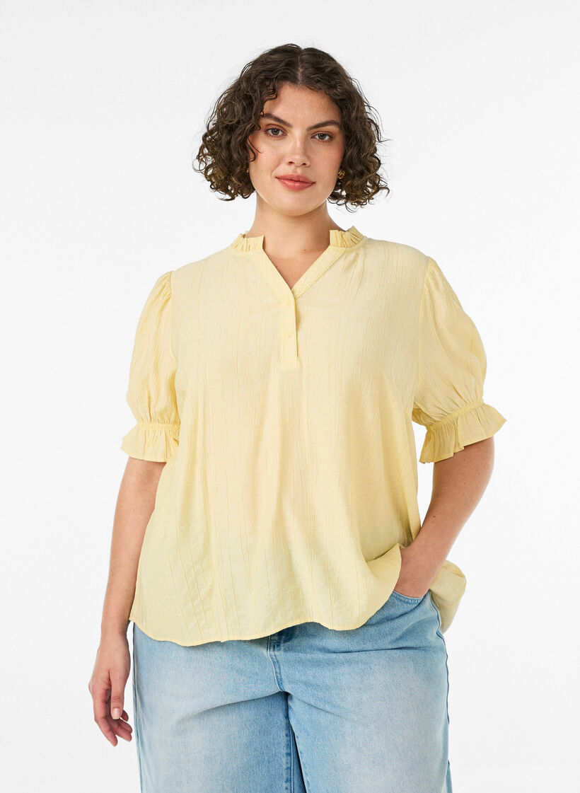 Blouse met korte mouwen in een viscosemix met textuur en ruchesmouwen, Geel, Model image number 0