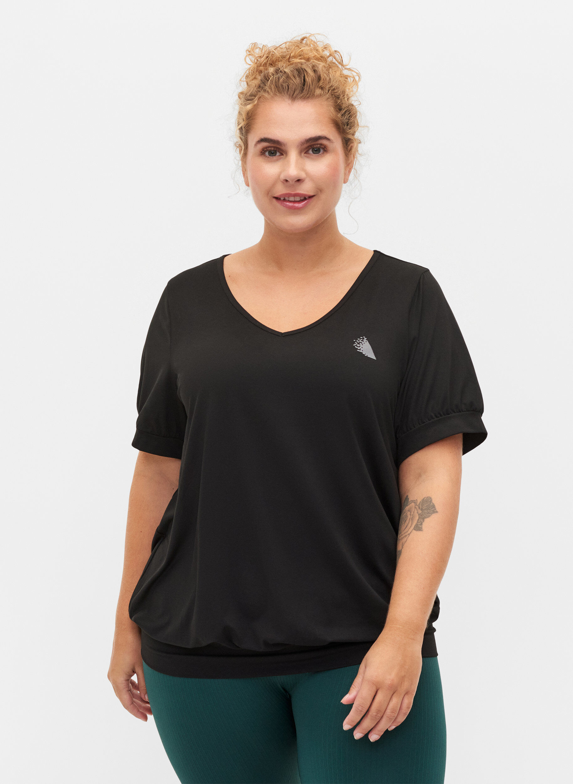 Zizzi Effen trainings t-shirt met v-hals, Black, Model image number 0