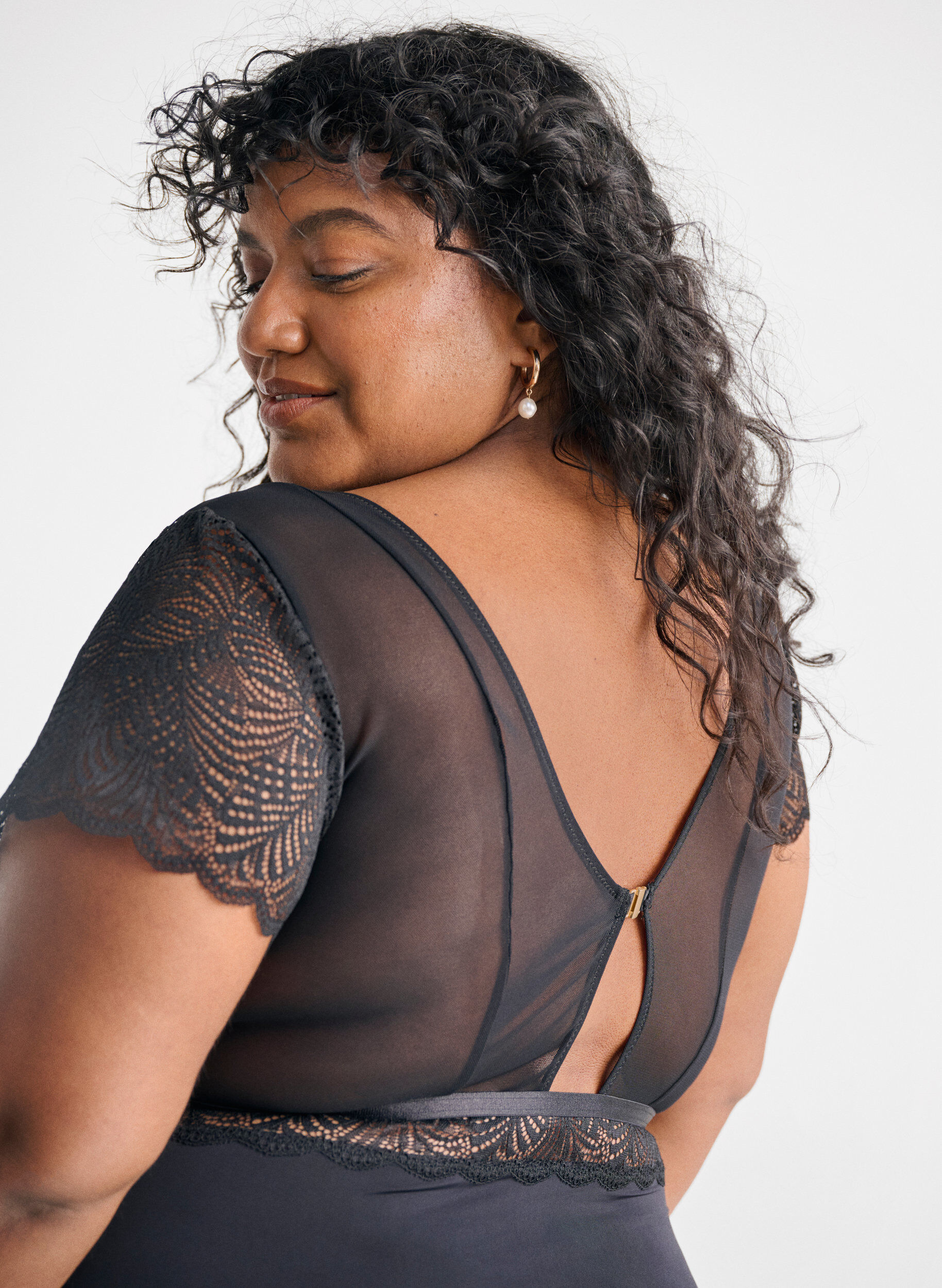 Zizzi Bodystocking met kanten en korte mouwen, Zwart, Image image number 0