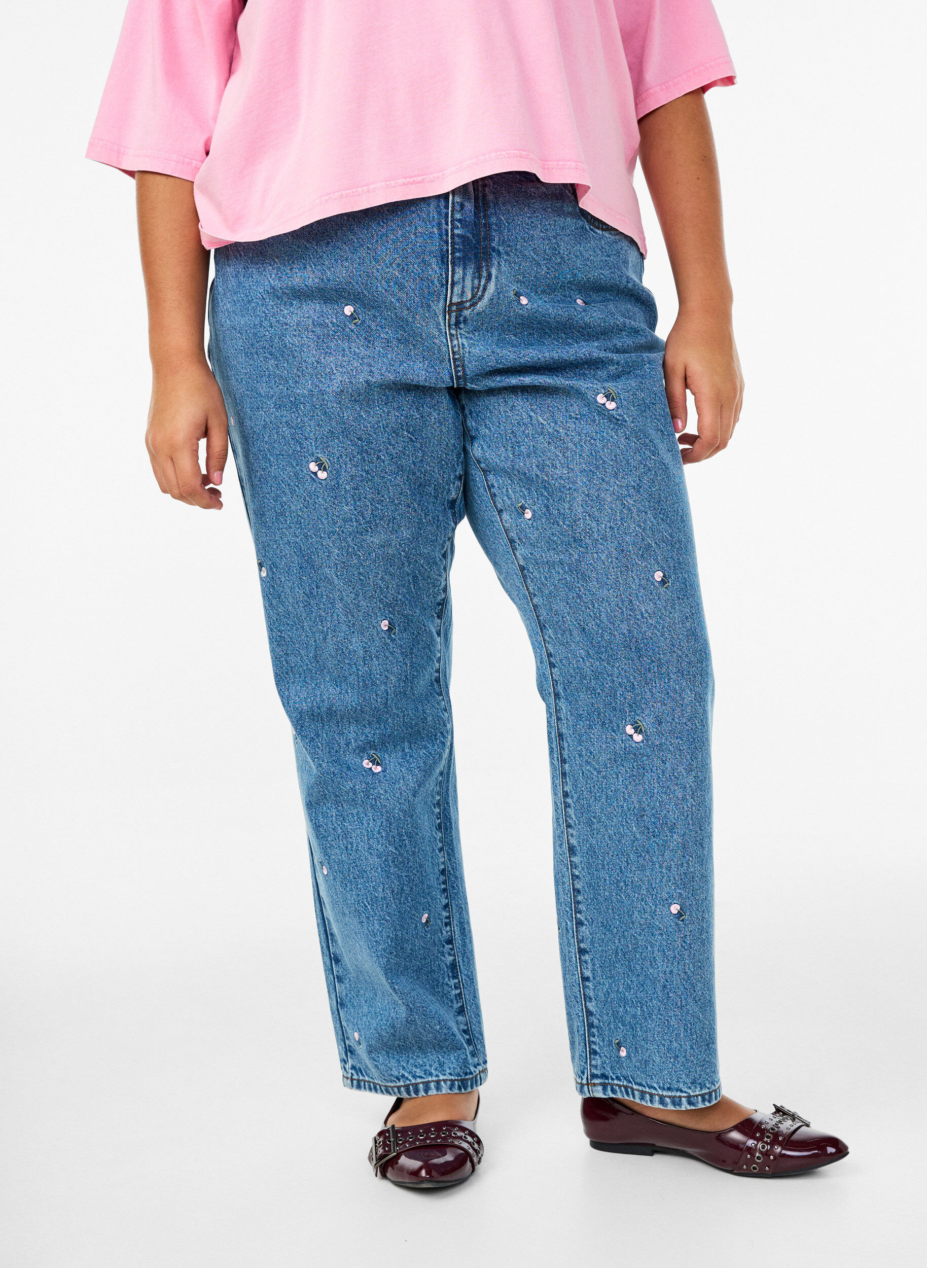 Zizzi High waist Gemma jeans met geborduurde details, Blauw, Model image number 2