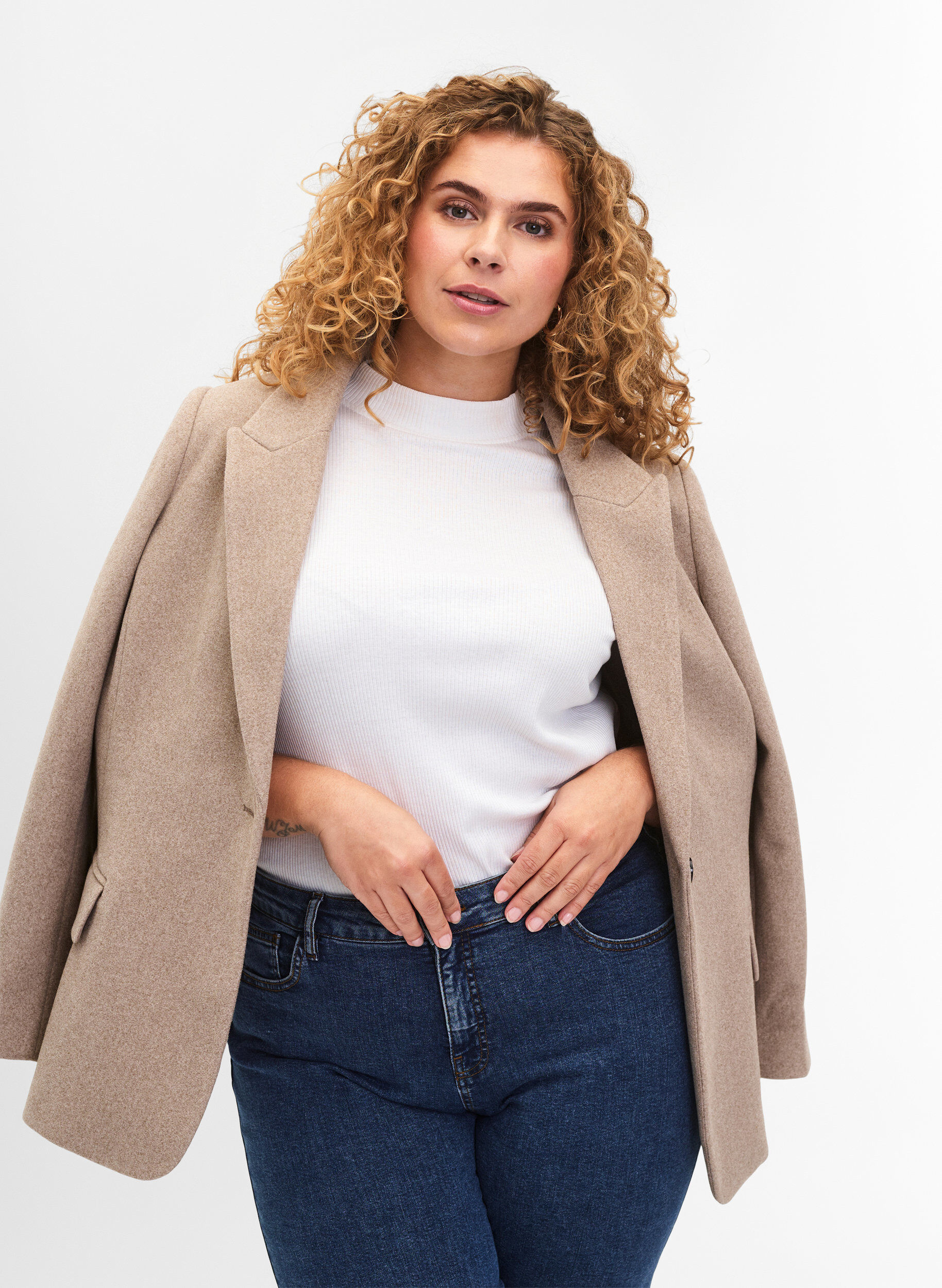 Zizzi Gem&ecirc;leerde blazer met split, Pumice Stone Mel., Model image number 3