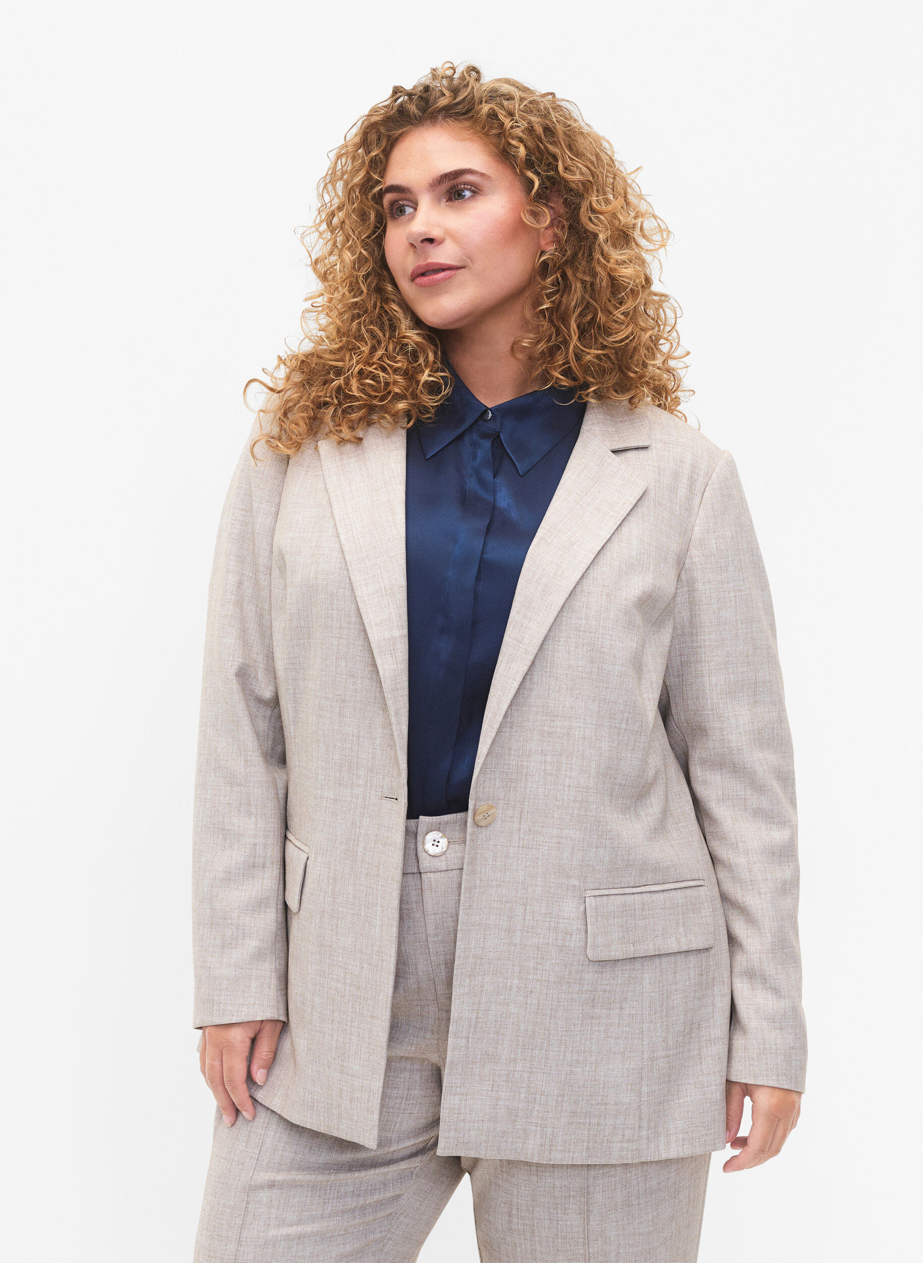 Zizzi Gem&ecirc;leerde blazer met knoopsluiting, String, Model image number 0