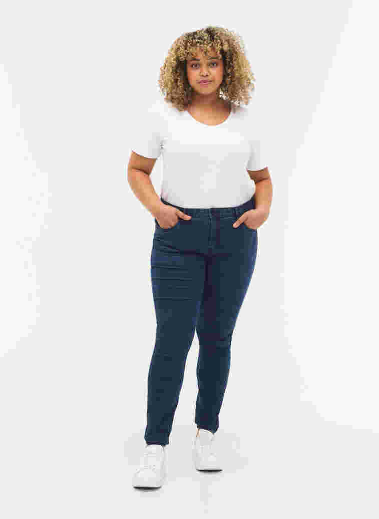 super slim fit Amy jeans met hoge taille, Dark blue, Model