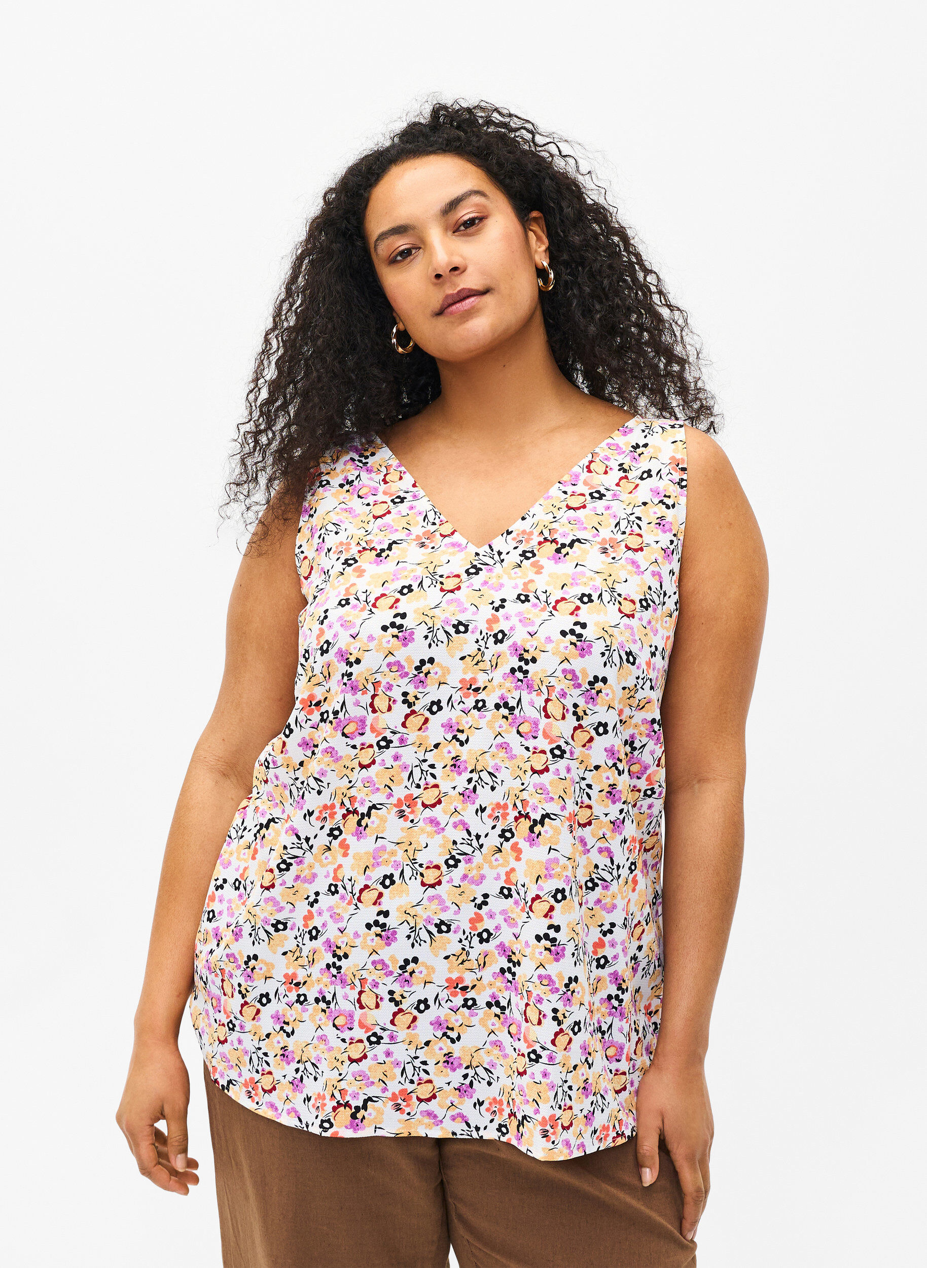 Zizzi Gebloemde top met V-hals, Off White Flower AOP, Model image number 0