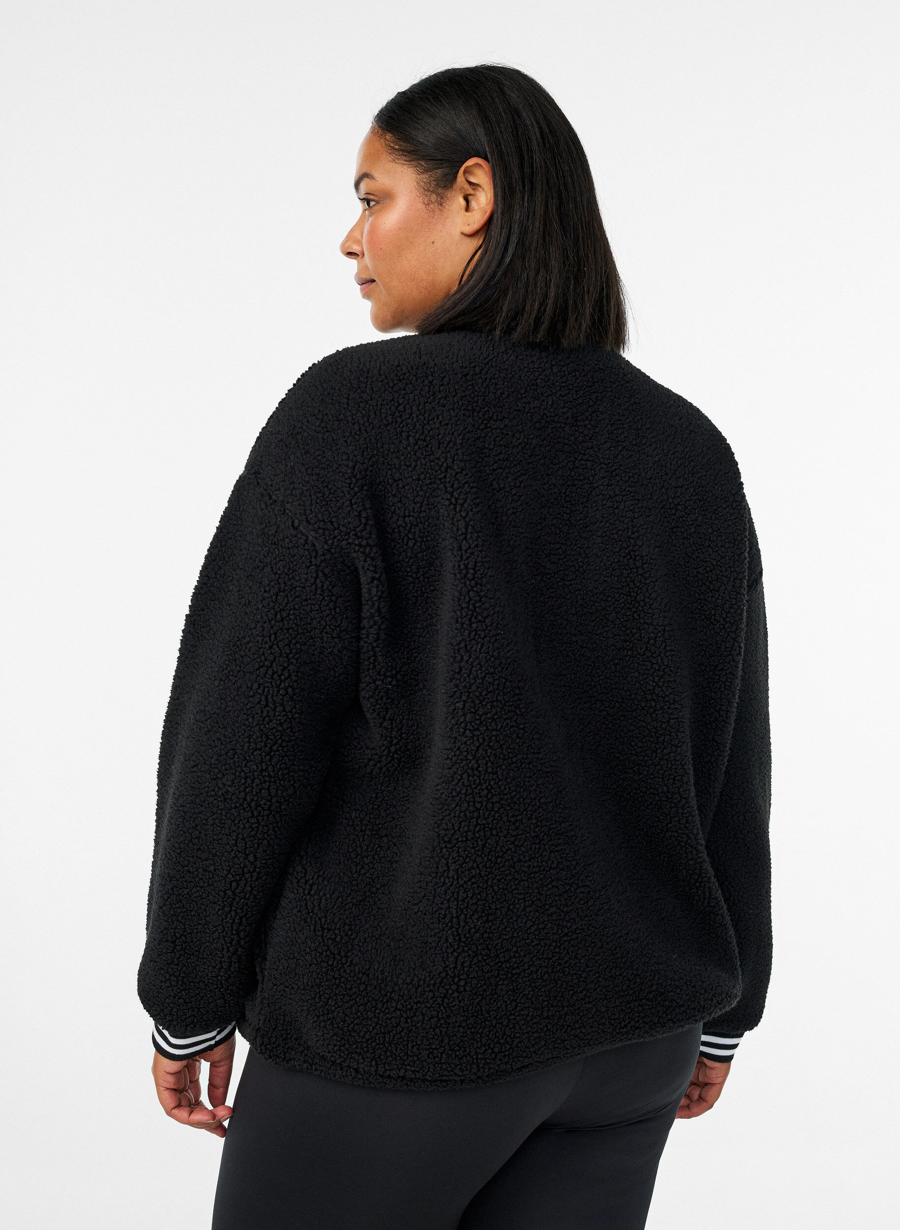 Zizzi Teddyfleece jas met strependetails, Zwart, Model image number 2