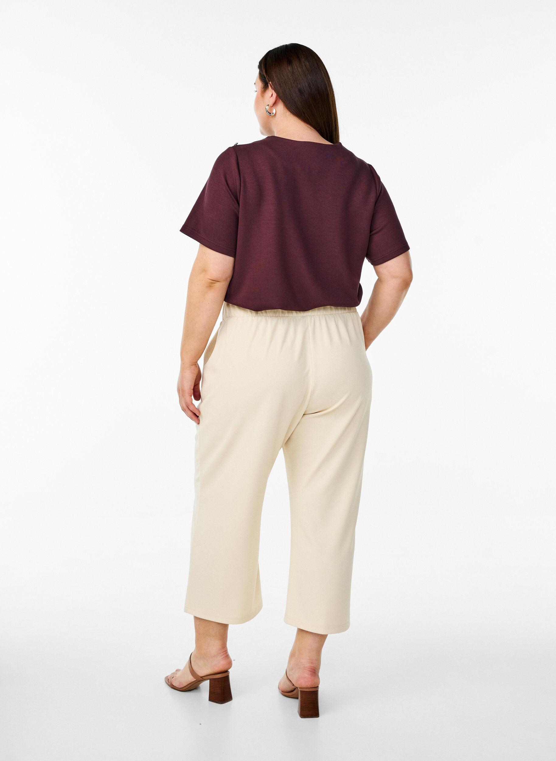Zizzi 7/8 broek met losse pasvorm, Beige, Model image number 1
