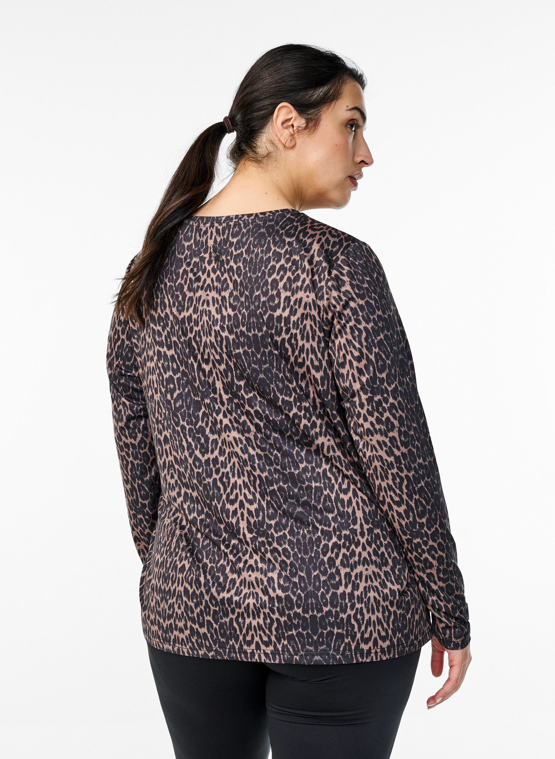 Zizzi Workouttop met lange mouwen en luipaardprint, Bruin, Model image number 2
