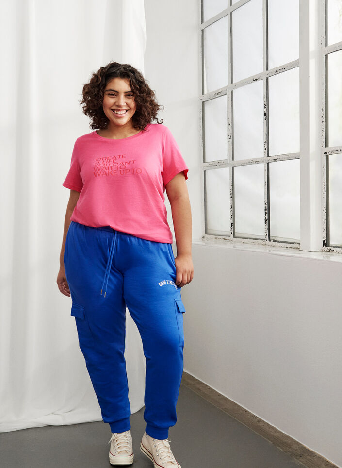 Zizzi Vrouwen Grote Maten T-shirt Katoen Ronde Hals Print Maat 42-60, Hot Pink Create, Image