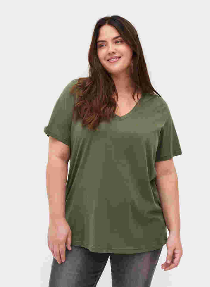 T-shirt in biologisch katoen met v-hals, Thyme, Model