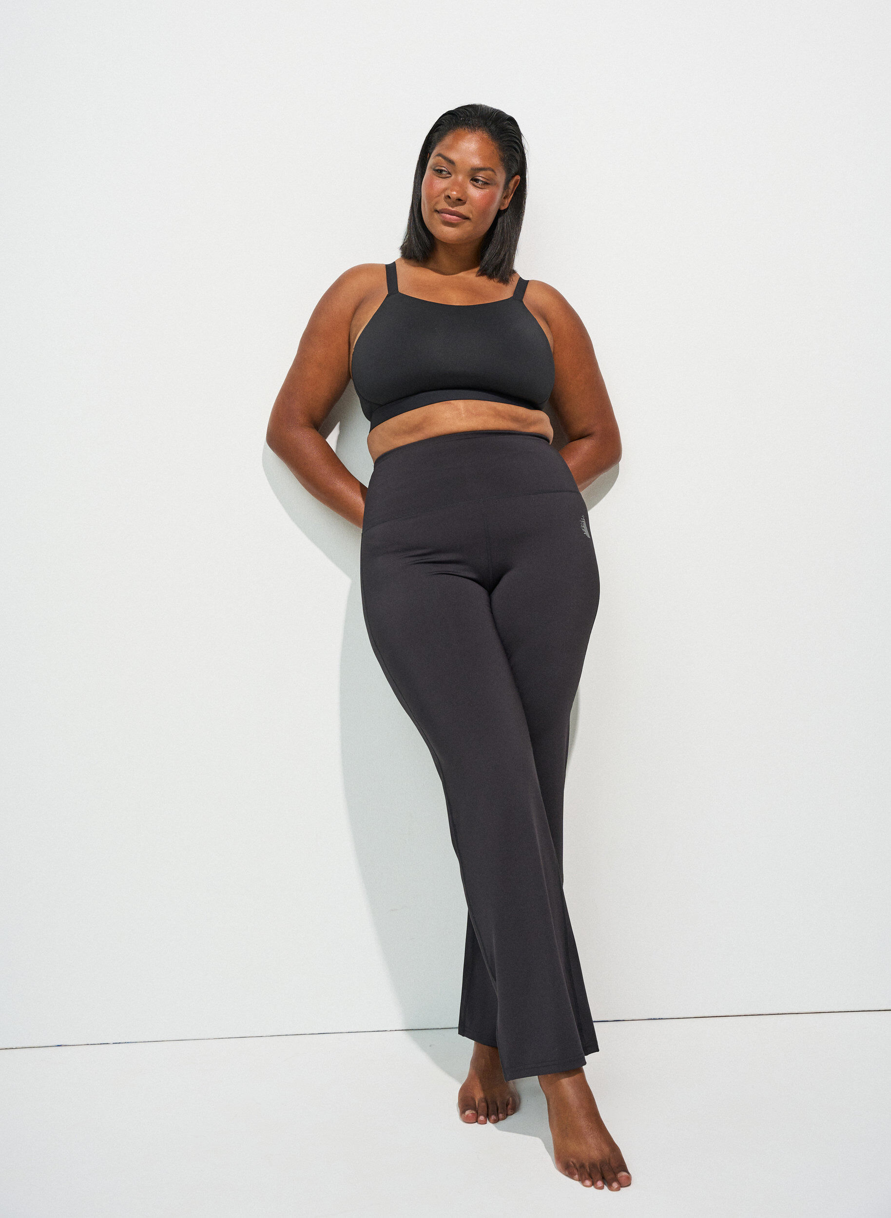 ZizziUitlopende trainingsbroek met hoge taille, Zwart, Model image number 1