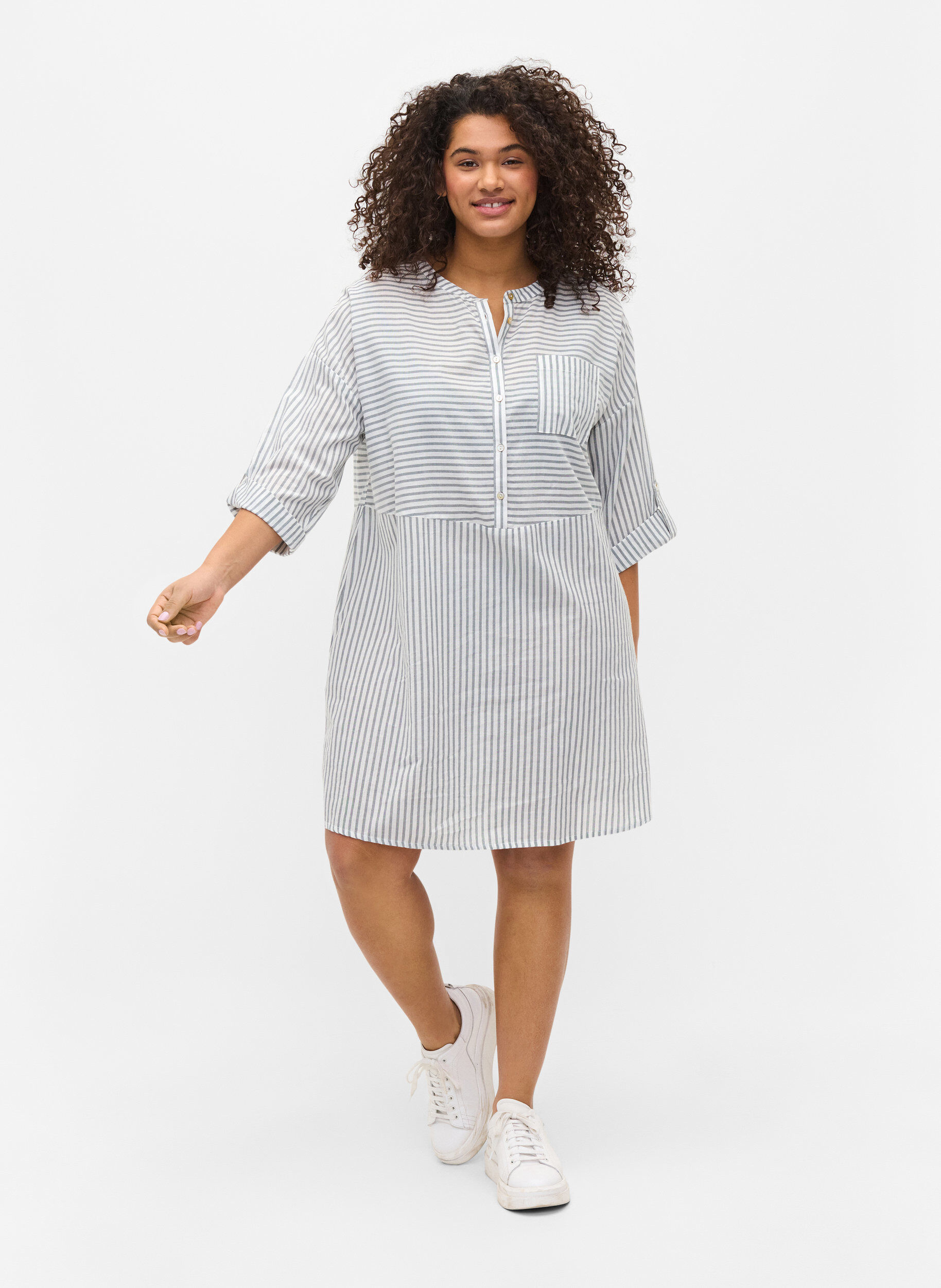 Zizzi Gestreepte tuniek met knoopjes en 3/4 mouwen, Trooper Stripe, Model image number 2
