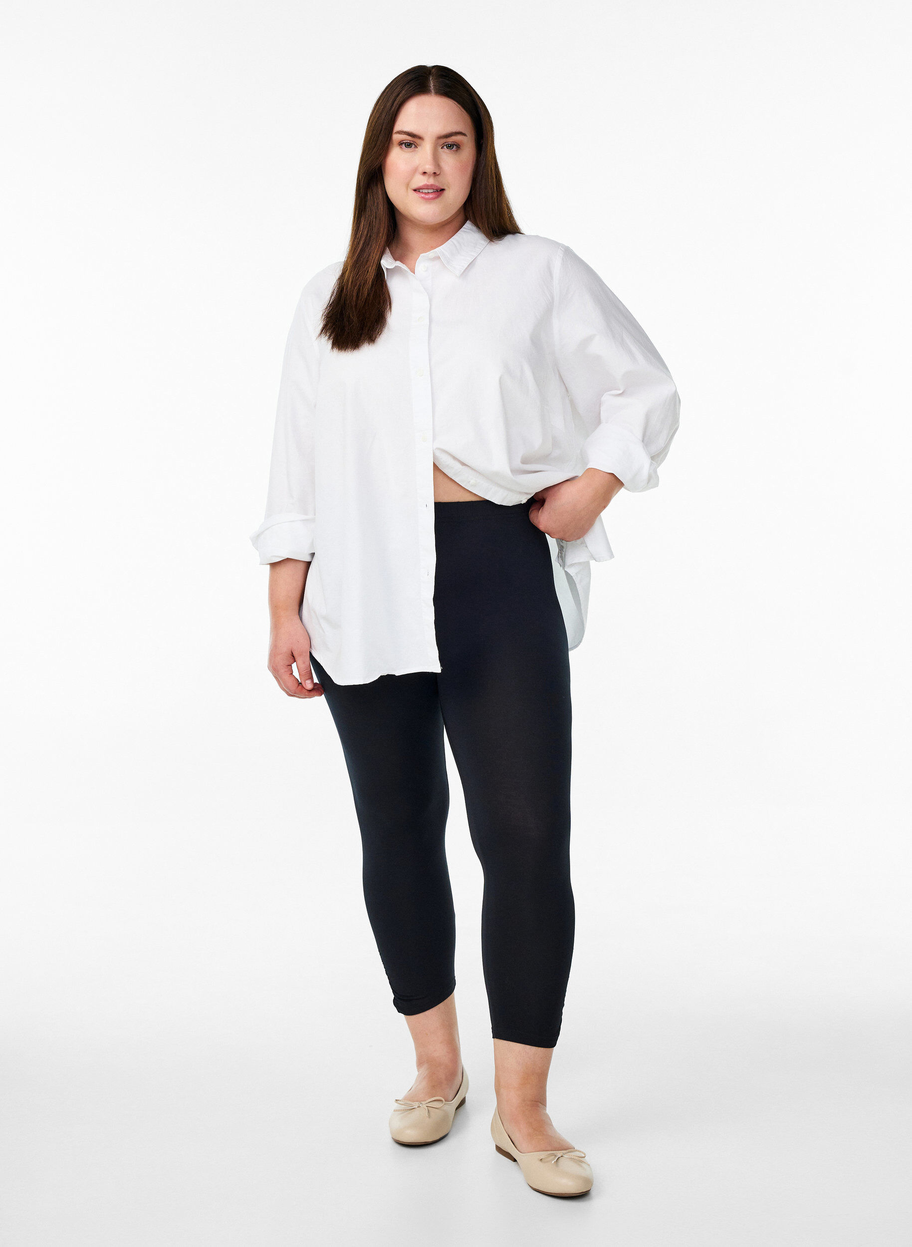 Zizzi Basic 3/4 legging met ruches, Zwart, Model image number 1