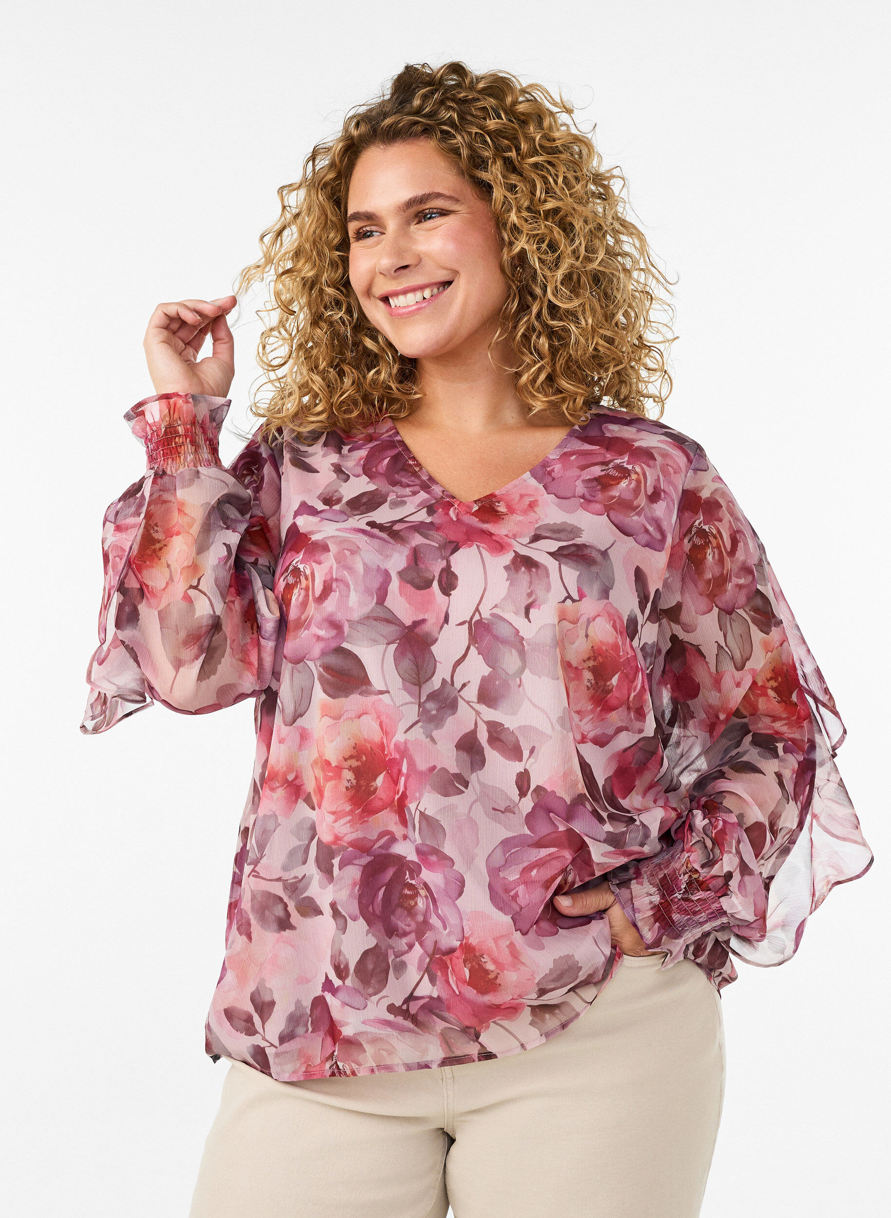 ZizziBlouse met bloemenprint, V-hals en ruches mouwen, Roze, Model image number 0