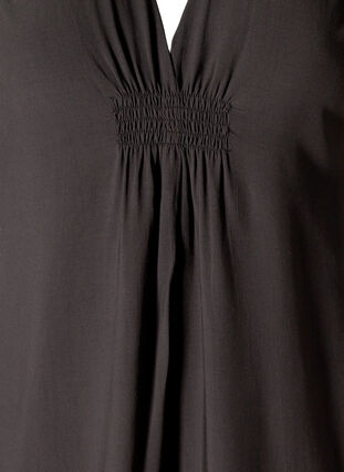 Viscose jurk met korte mouwen en smokwerk, Licorice, Packshot image number 2