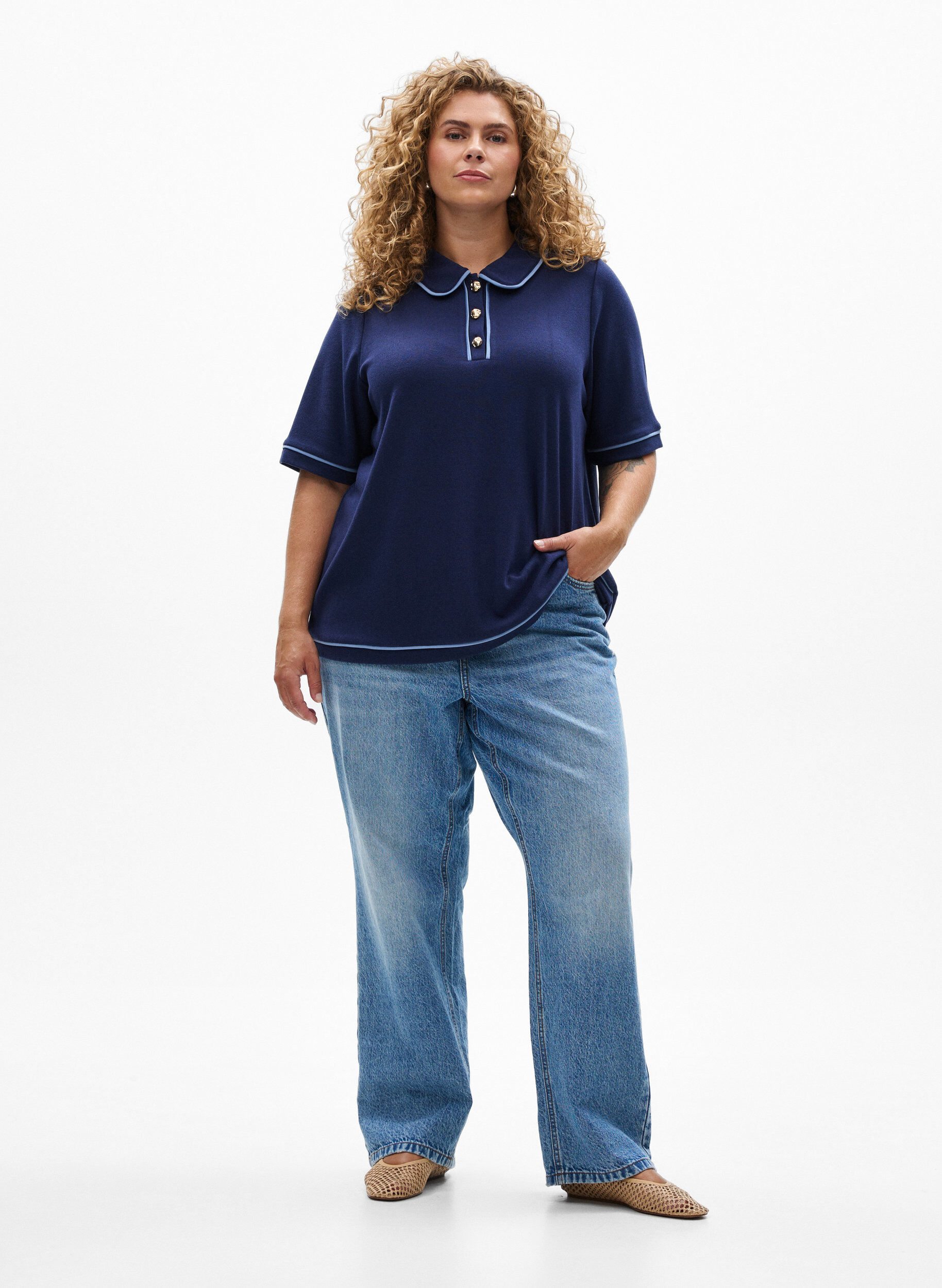 Zizzi Jersey polo shirt met contrasterende accenten, Blauw, Model image number 1