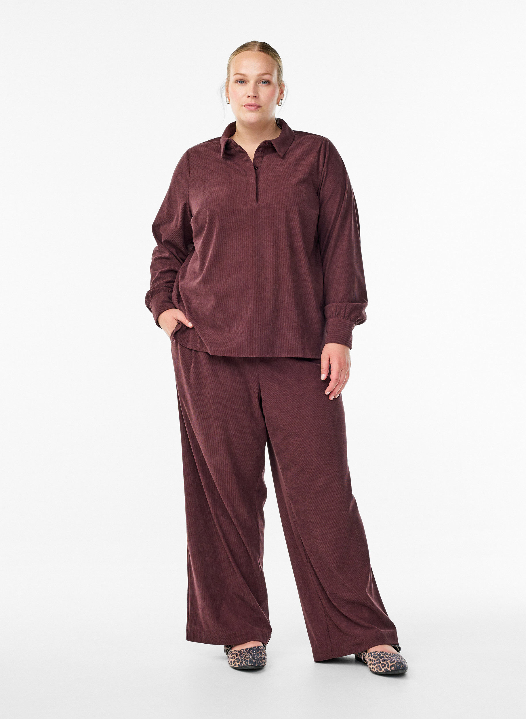 Zizzi Overhemdblouse met lange mouwen in corduroy, Donker Bordeaux, Model image number 1