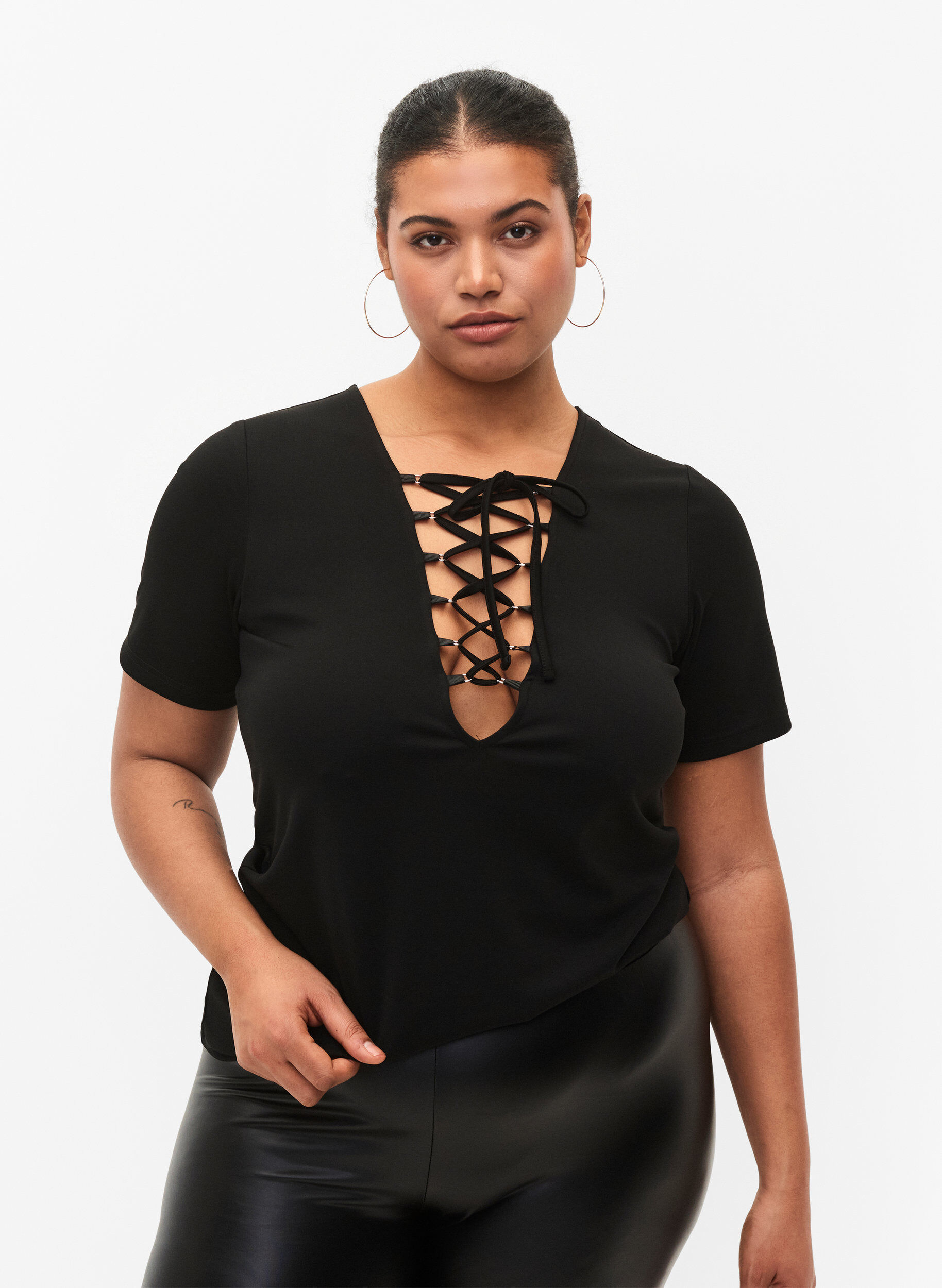 Zizzi Omkeerbare blouse met trekkoord, Black, Model image number 0