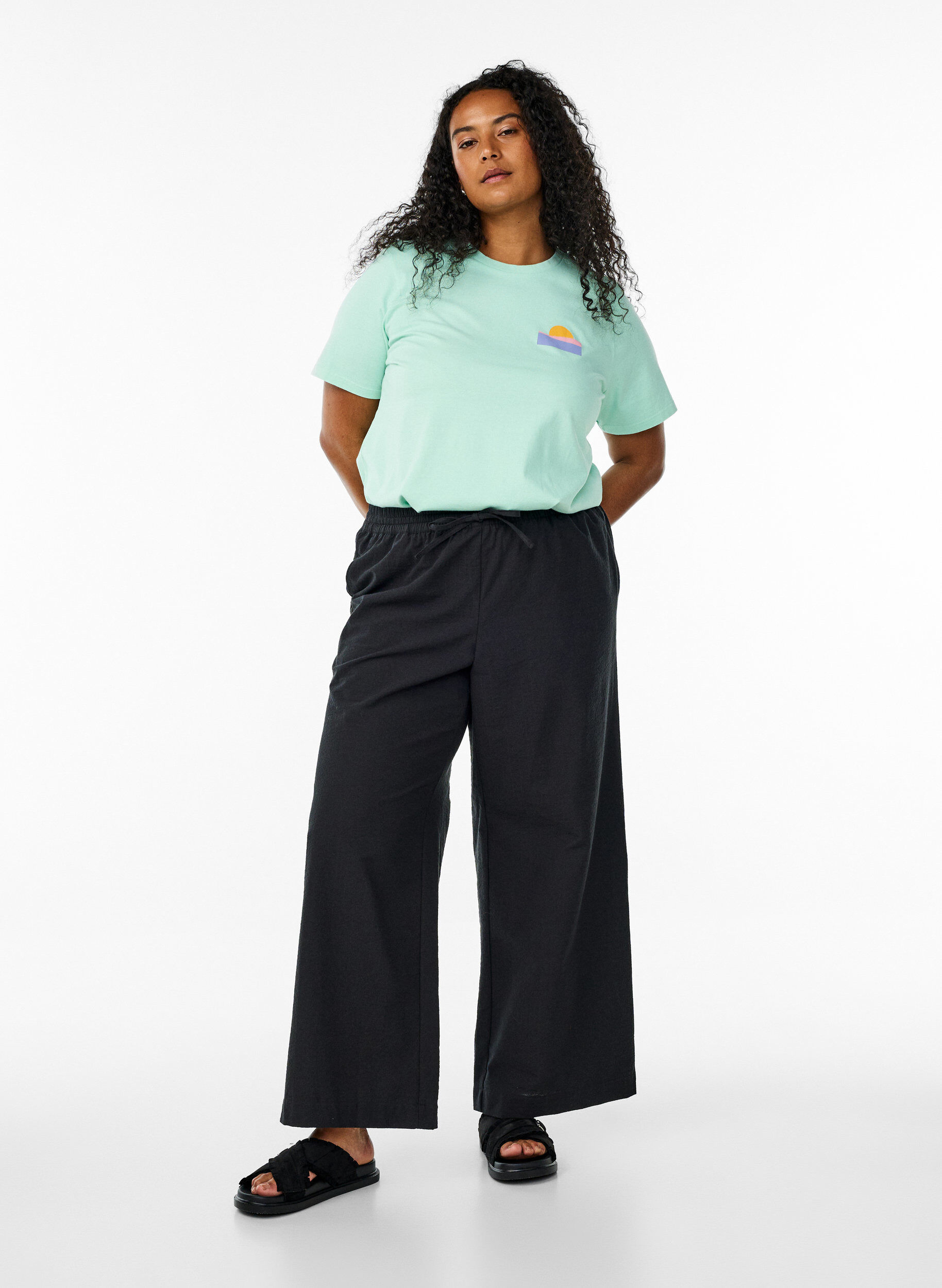 Zizzi T-shirt van biologisch katoen met print op de rug, Groen, Model image number 1