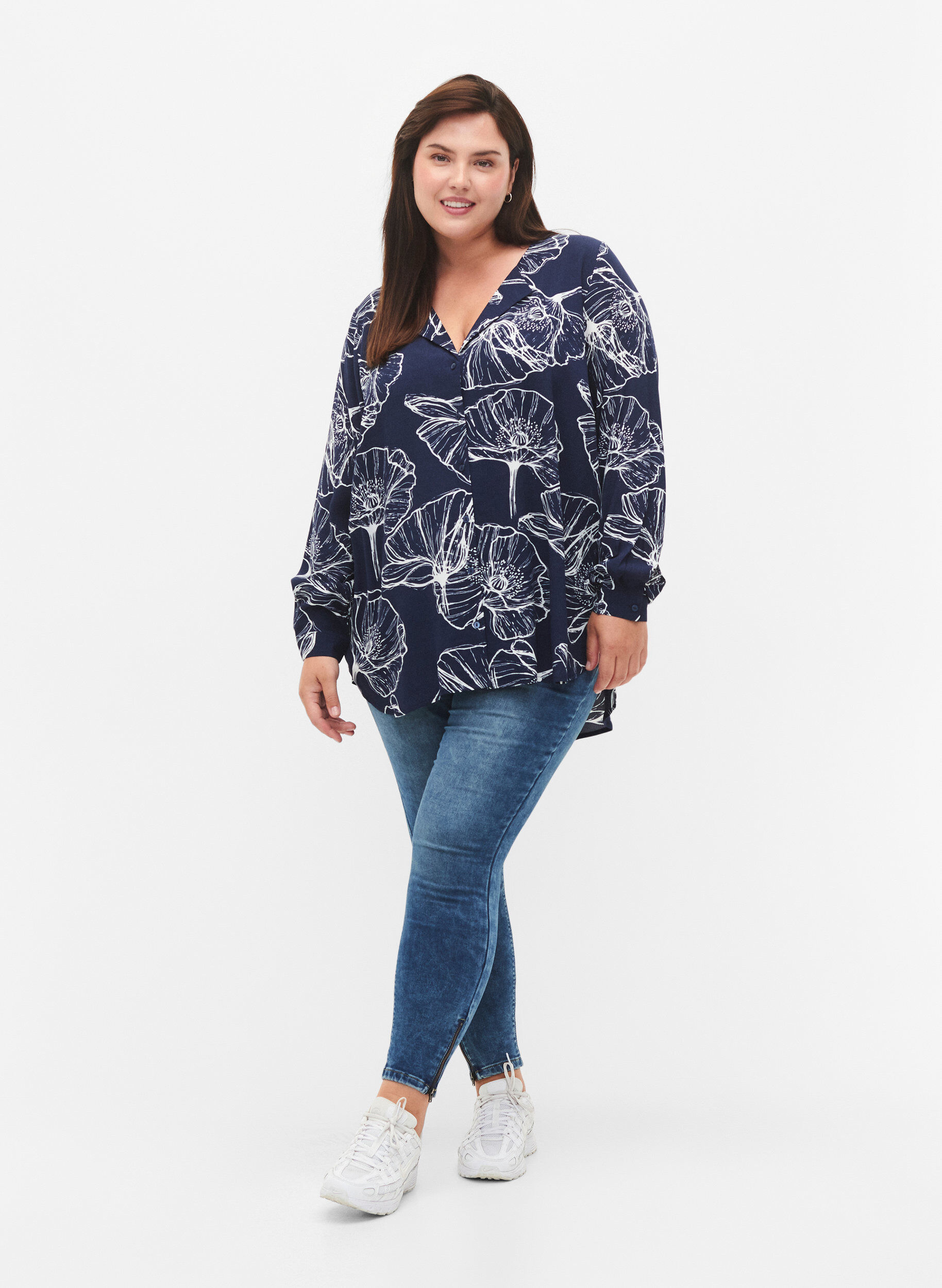 Zizzi Viscose overhemd met bloemenprint en lange mouwen, Navy B./Big Fl.AOP, Model image number 2