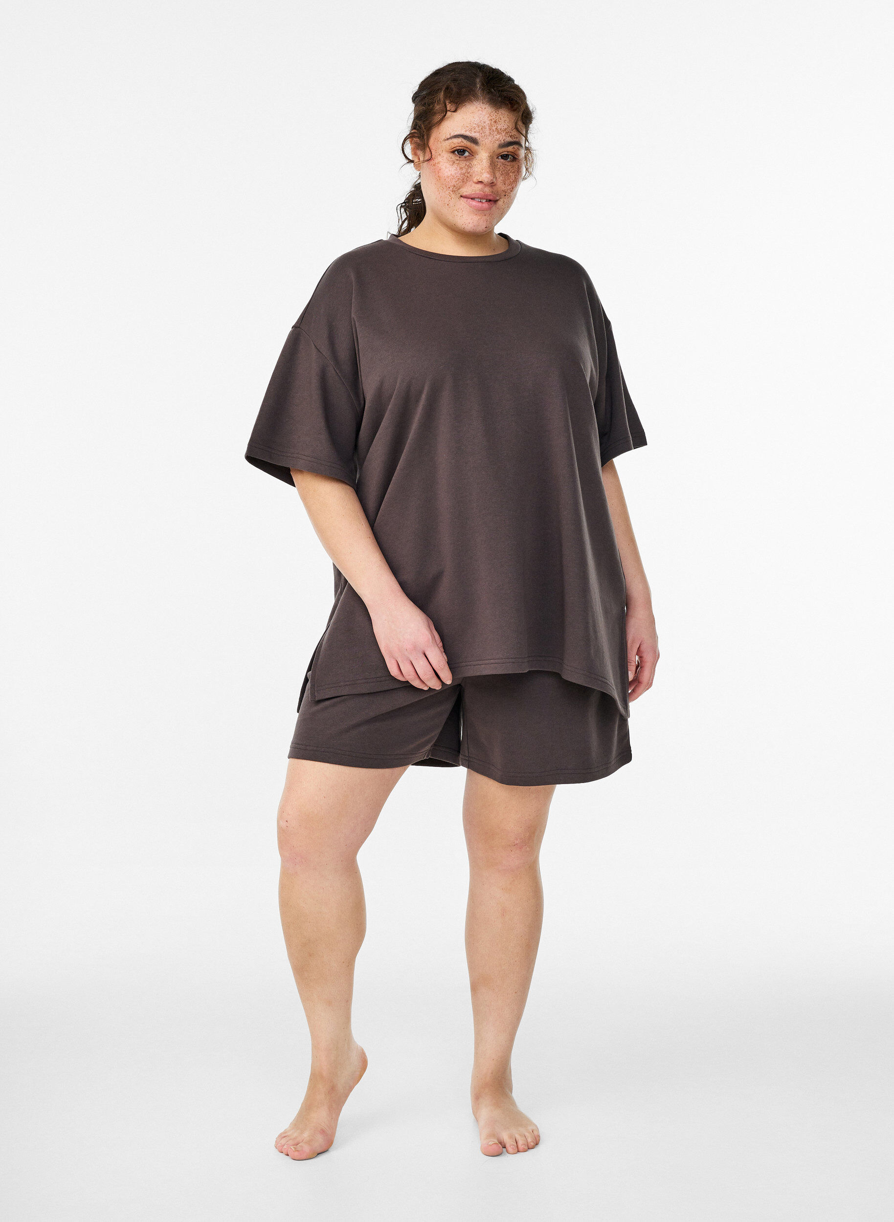 Zizzi Oversized sweat T-shirt met korte mouwen, Bruin, Model image number 1