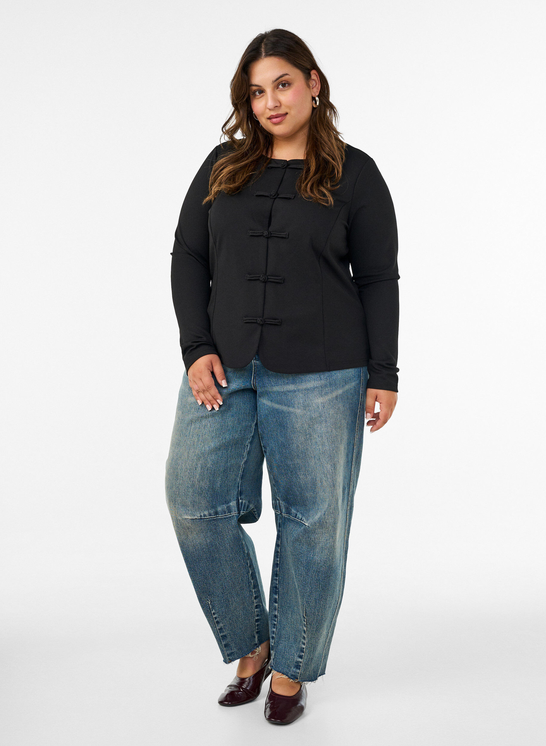 ZizziStrakzittend cardigan met knoopsluitingen, Zwart, Model image number 1