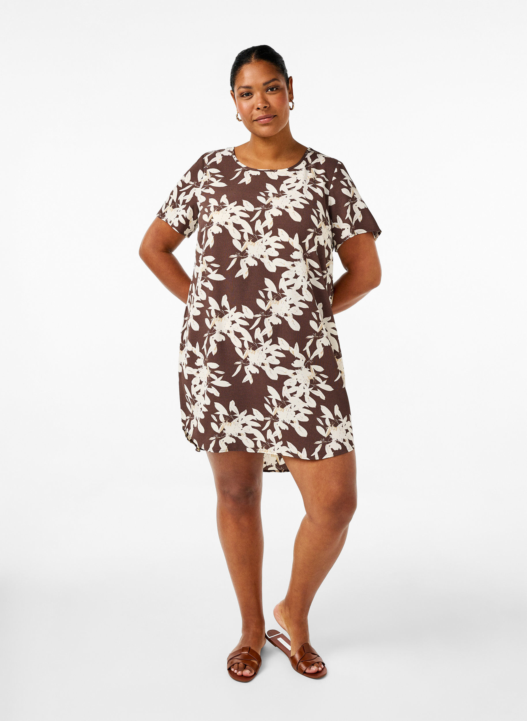 Zizzi Jurk met print en korte mouwen, Bruin, Model image number 1