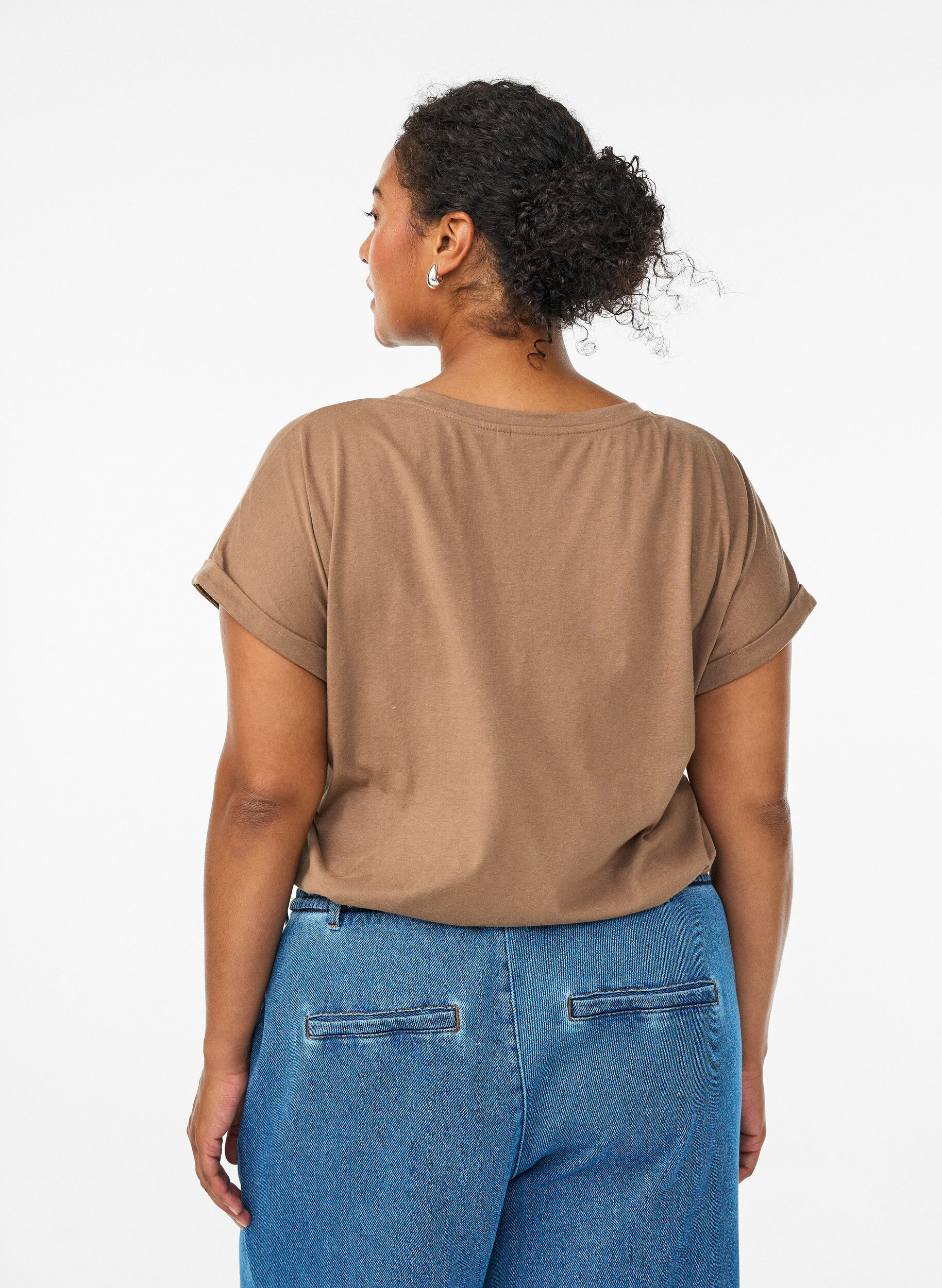 Zizzi T-shirt met korte mouwen van katoenmix, Bruin, Model image number 2