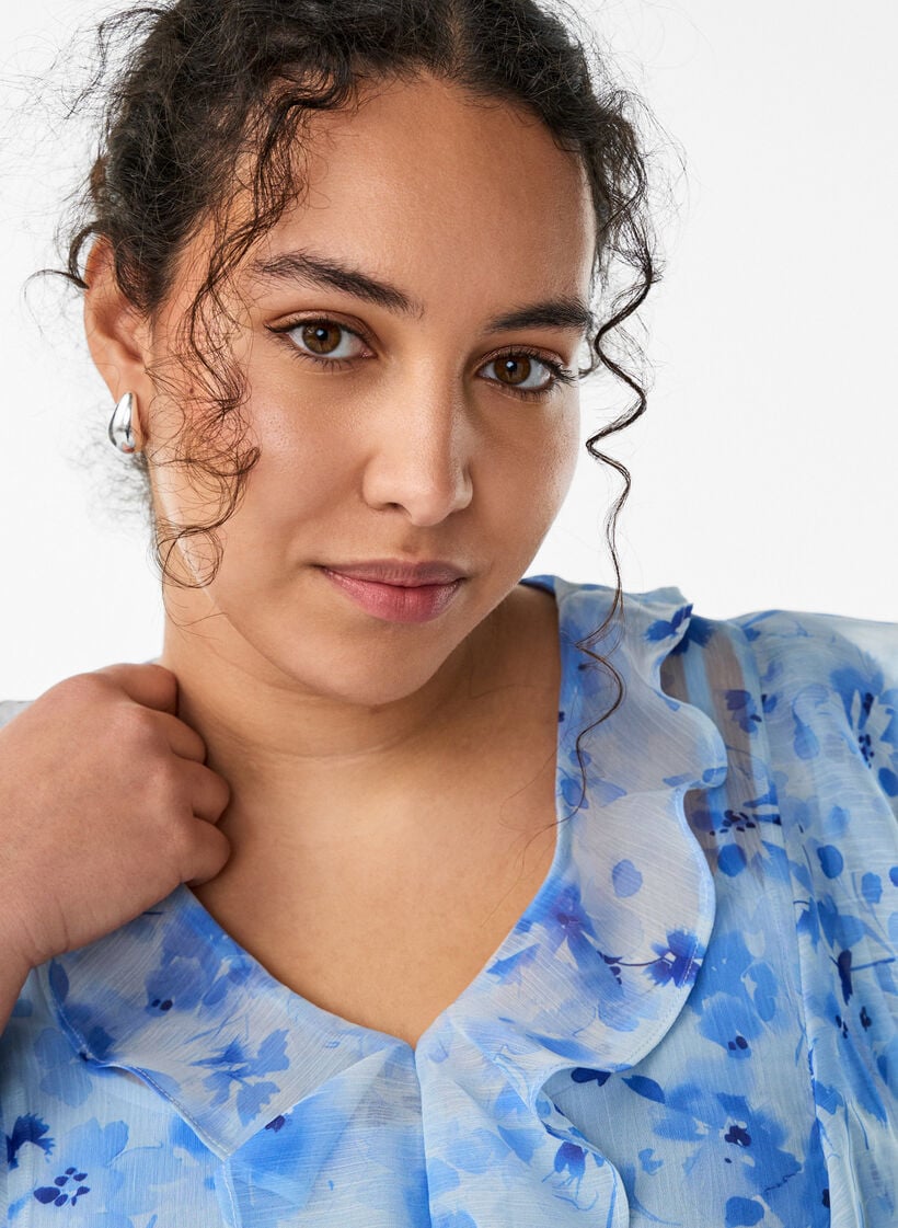 Chiffonjurk met bloemenprint, ruches en lange mouwen, Blauw, Model