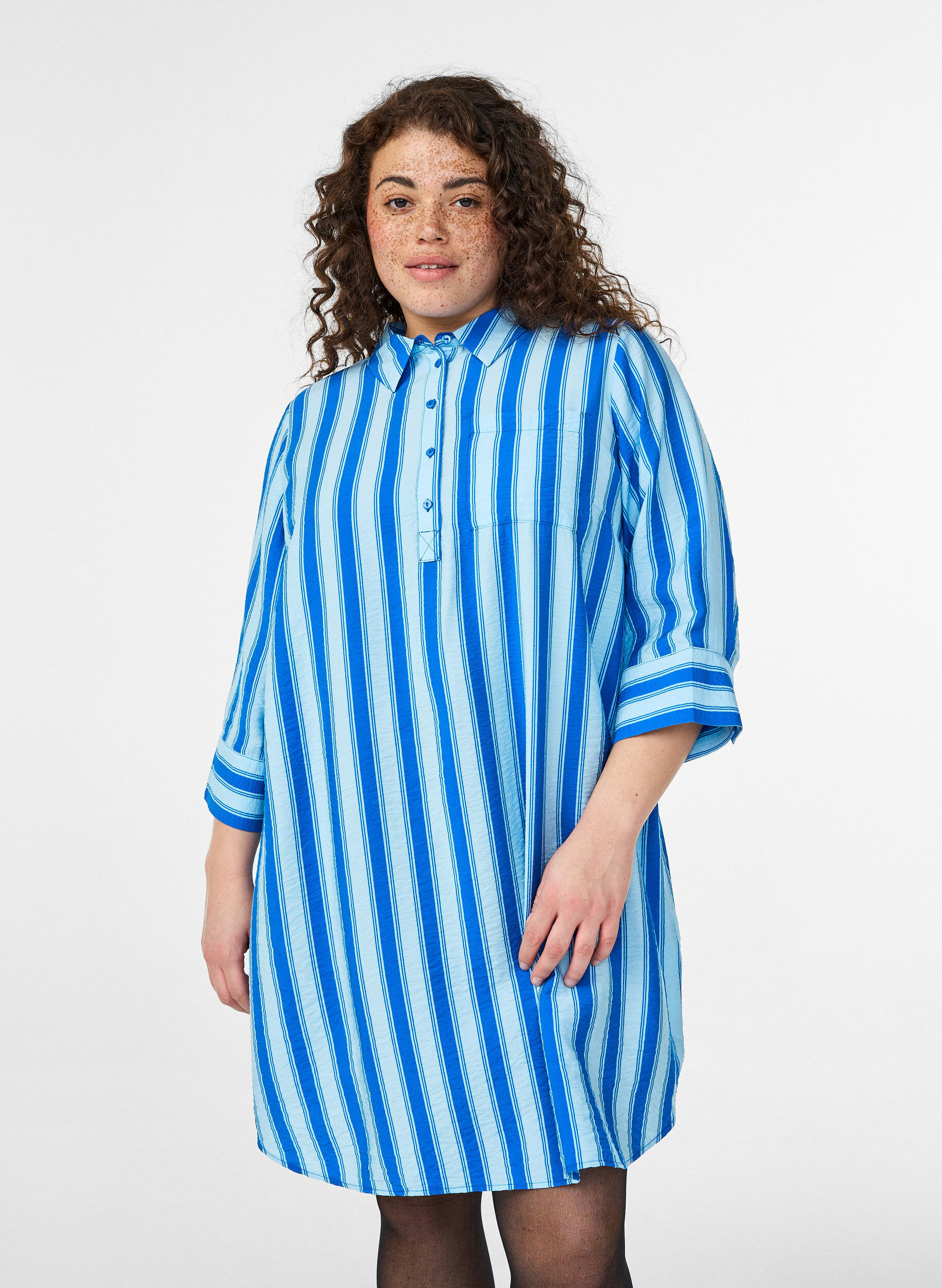 Korte jurk met kraag en borstzak, Blauw, Model
