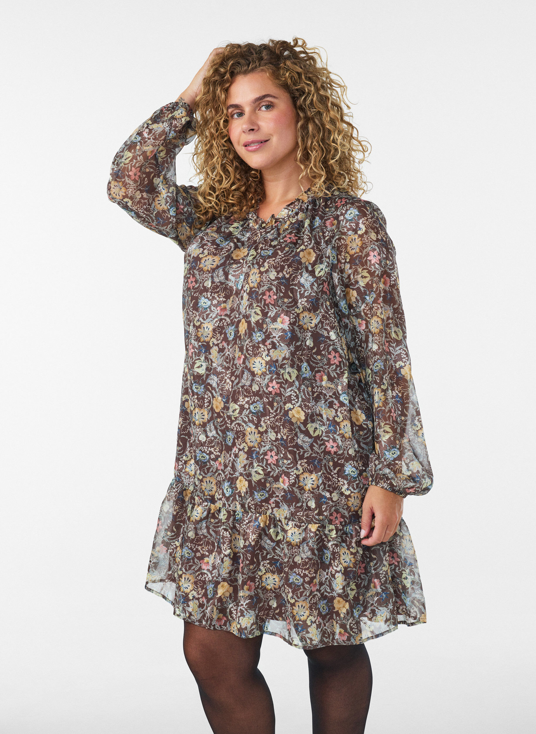 ZizziChiffon jurk met bloemenprint en rucheslagen, Bruin, Model image number 0