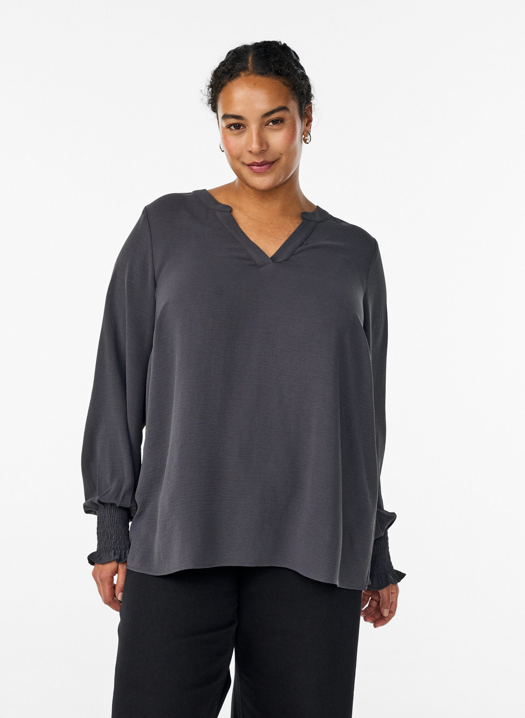 Zizzi Blouse met smockmanchetten en V-hals, Grijs, Model image number 0