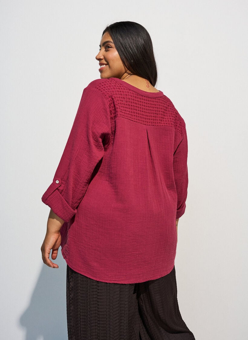 Blouse in katoenen mousseline met broderie anglaise, Rood, Model image number 2