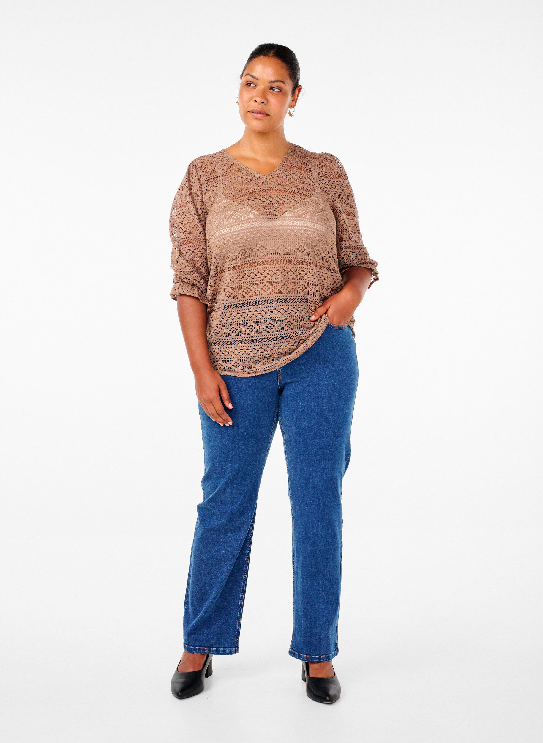 Zizzi Blouse met gatenpatroon en 3/4 mouwen, Bruin, Model image number 1