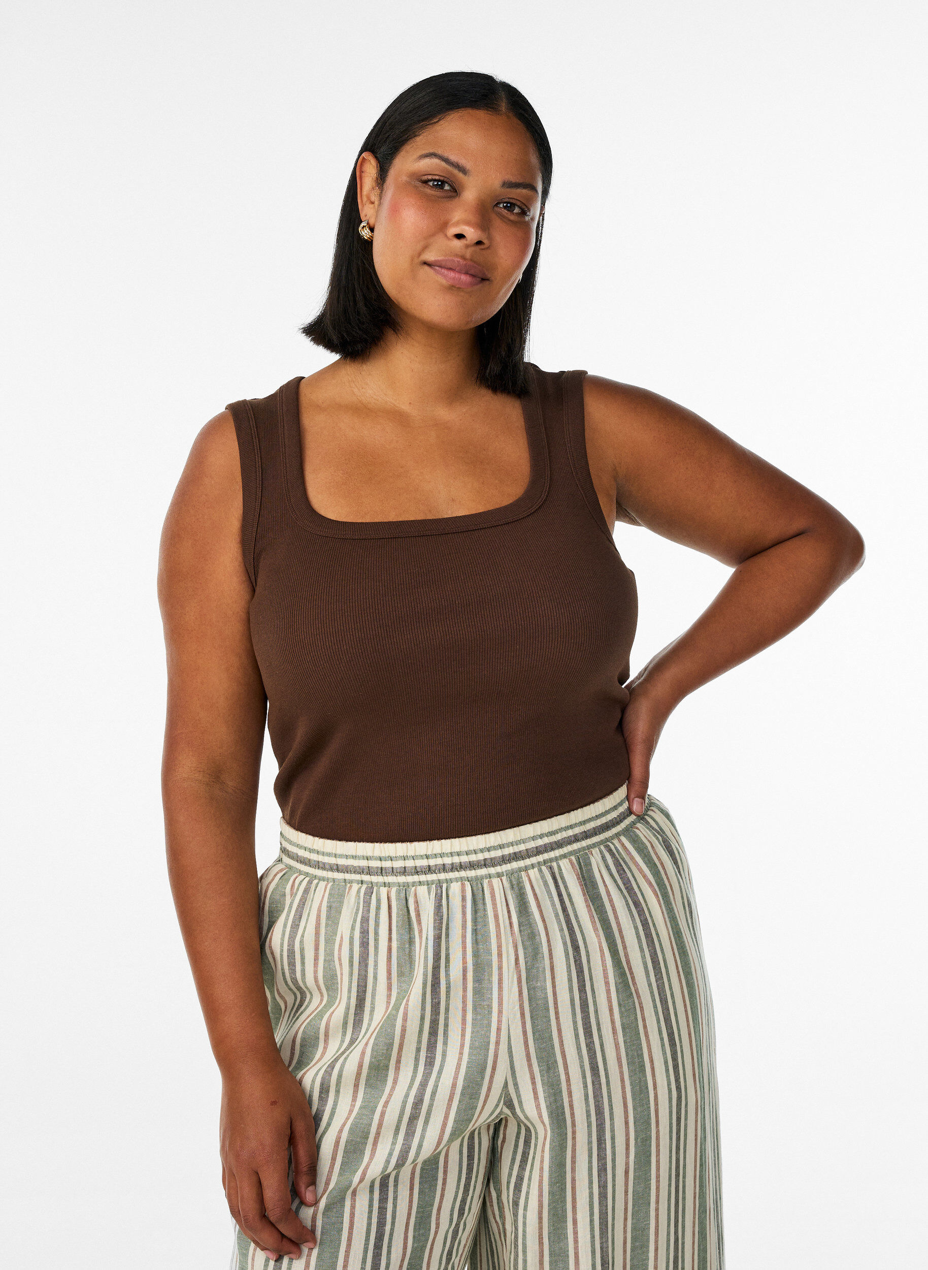 Rib top met vierkante halslijn, Bruin, Model