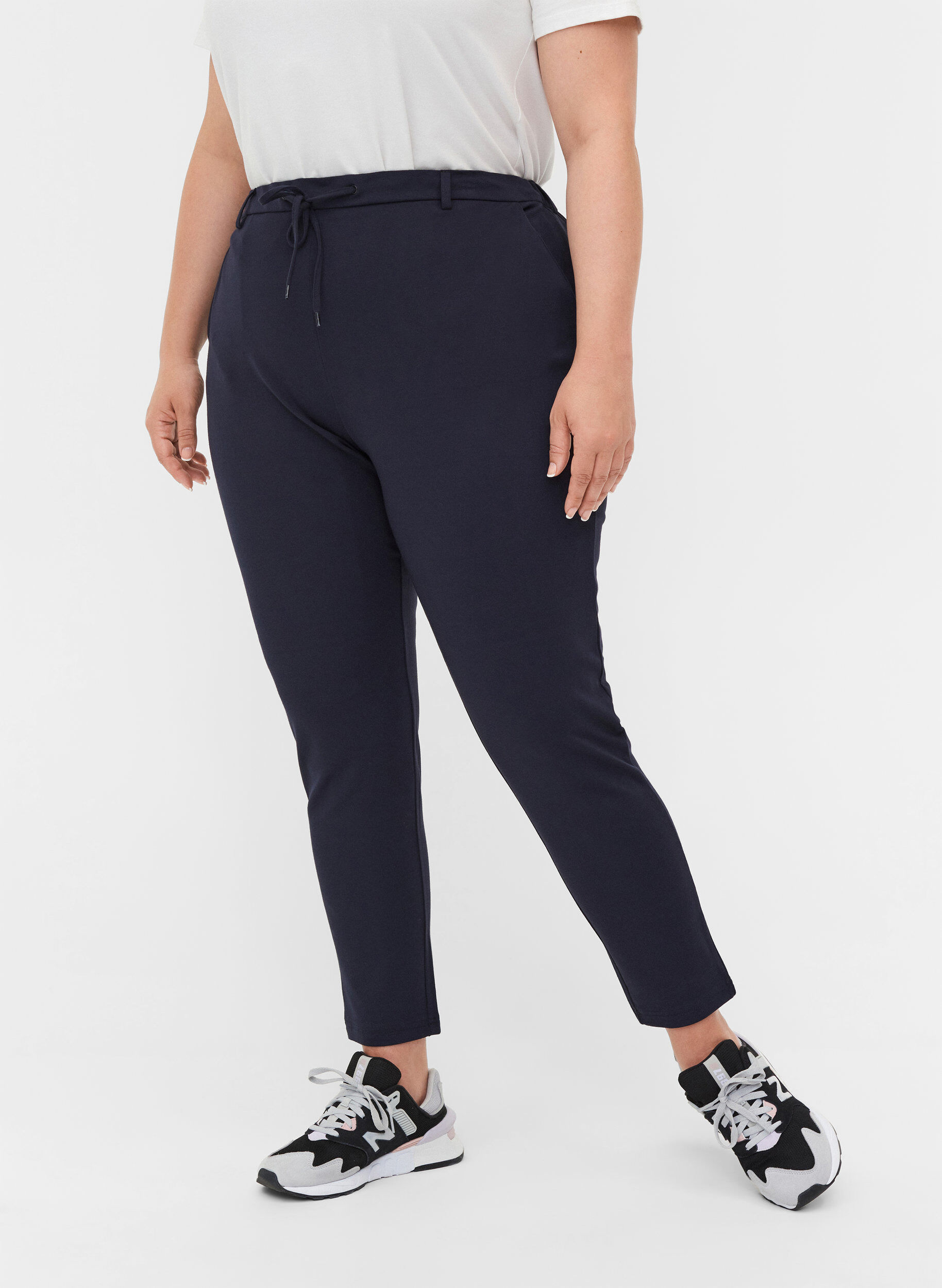 Zizzi Cropped Maddison broek, Blauw, Model image number 3
